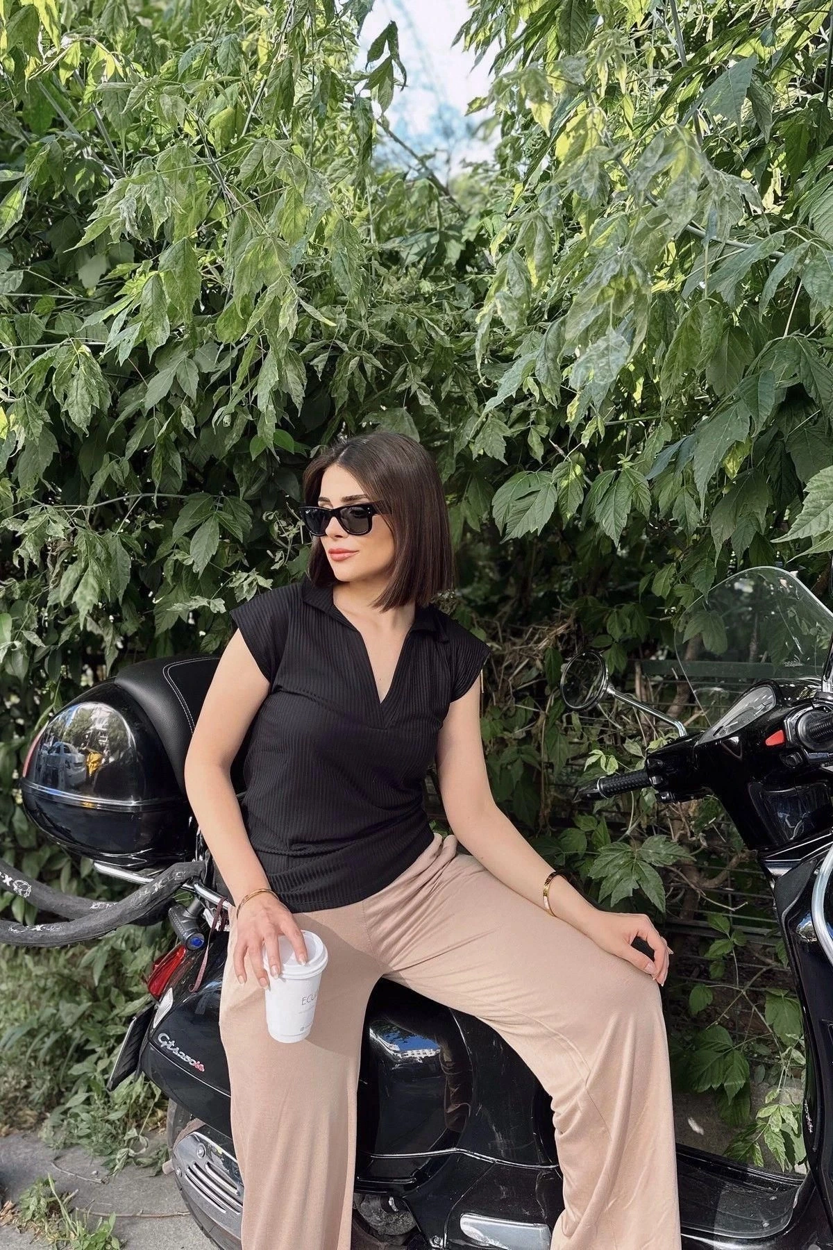 Siyah Polo Yaka, Kısa Kol, Fitilli Kaşkorşe Kumaş, Basic Kalıp/Kesim, Spor Ve Günlük Bluz & T-Shirt