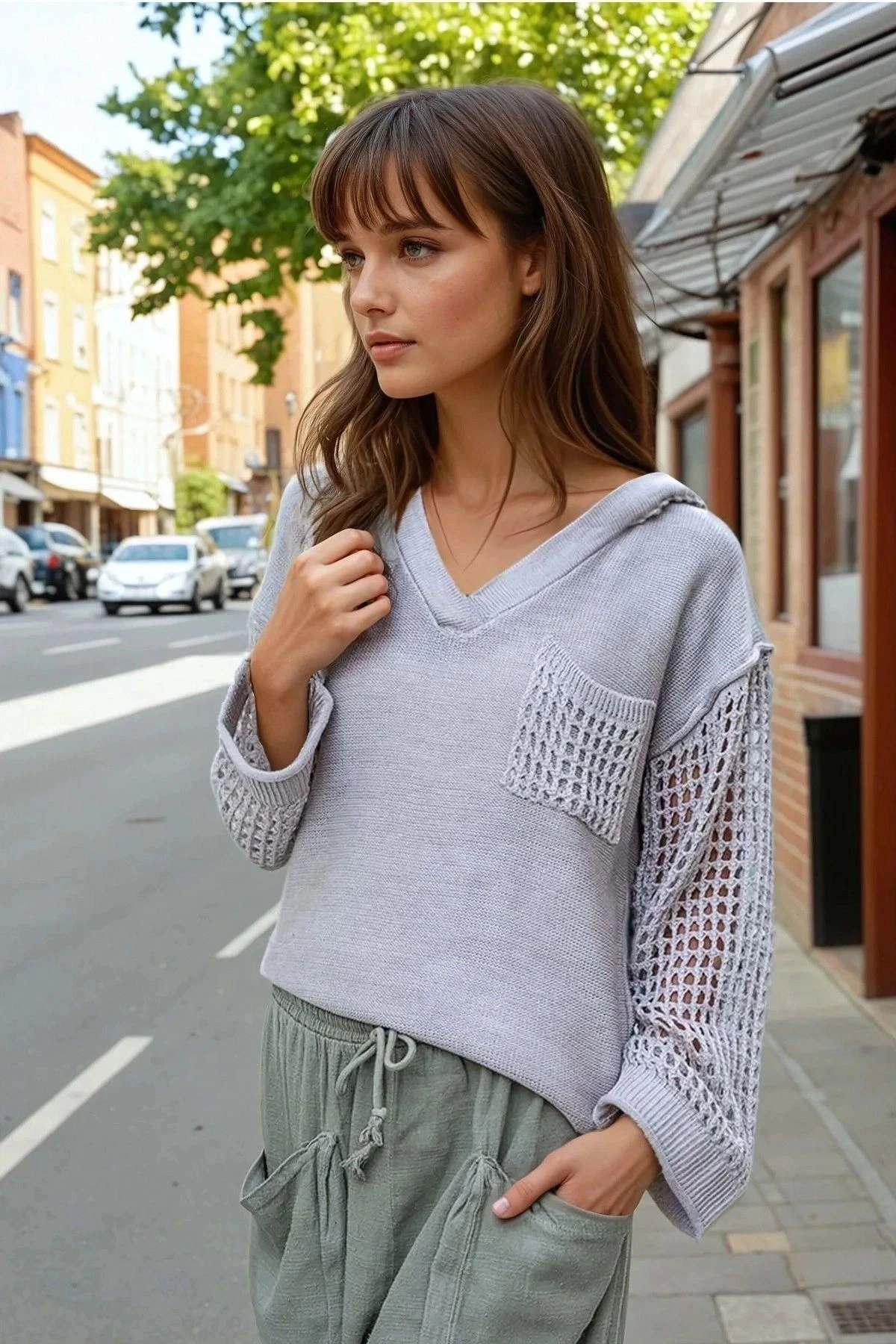 Bej Kapüşonlu, V Yaka, Tek Cep, Ajurlu Kol Detay, Salaş Triko Kazak