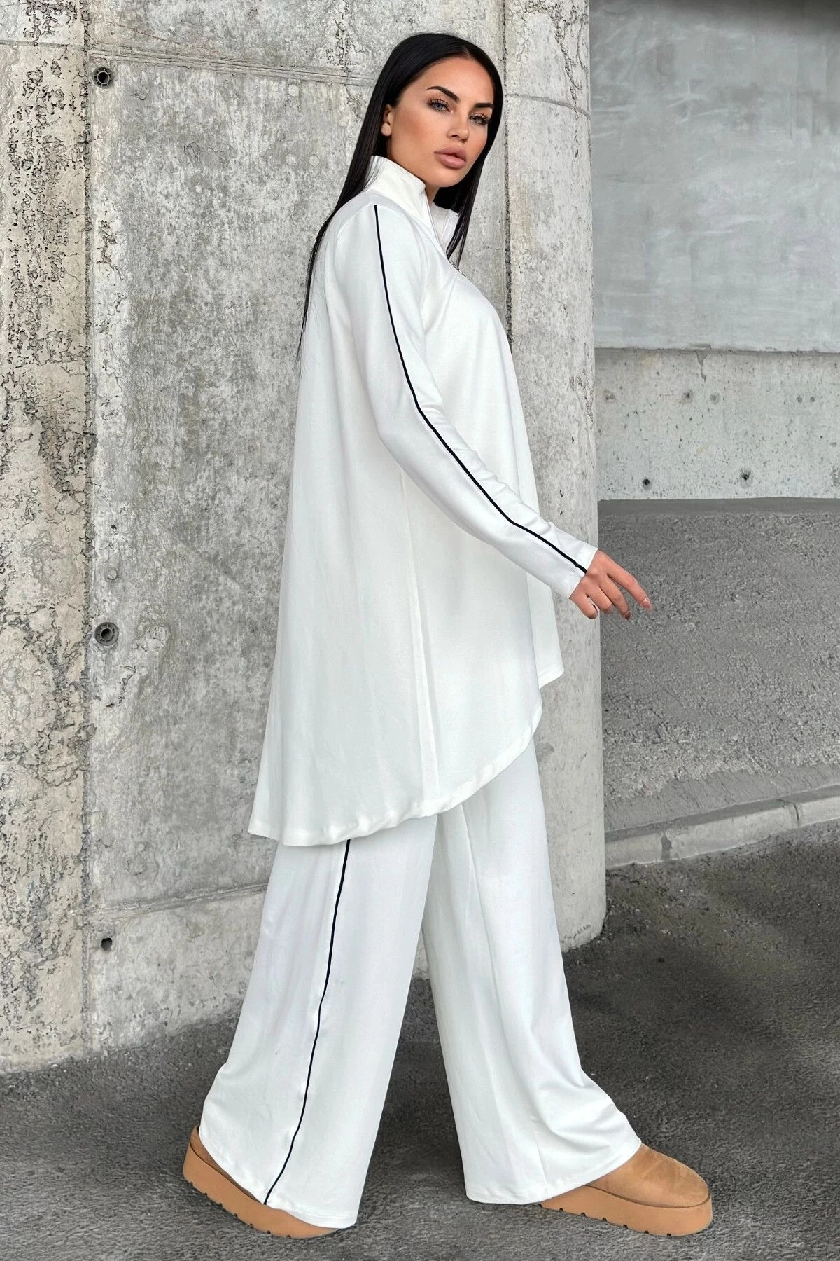 Ekru Asimetrik Kesim, Fermuarlı Bluz & Bol Paça Pantolon - Viskon İki İplik Kumaş Alt & üst Takım