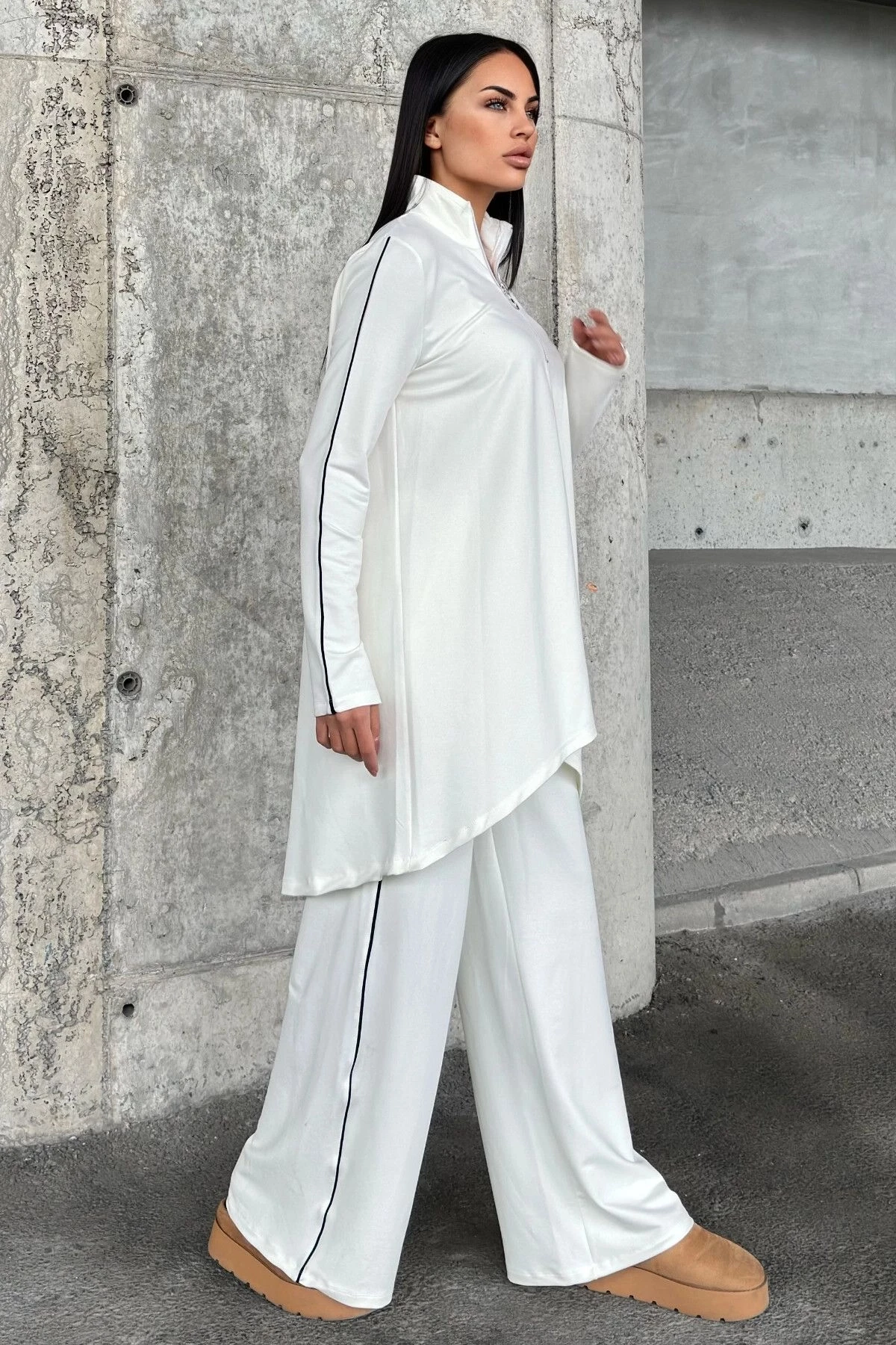 Ekru Asimetrik Kesim, Fermuarlı Bluz & Bol Paça Pantolon - Viskon İki İplik Kumaş Alt & üst Takım