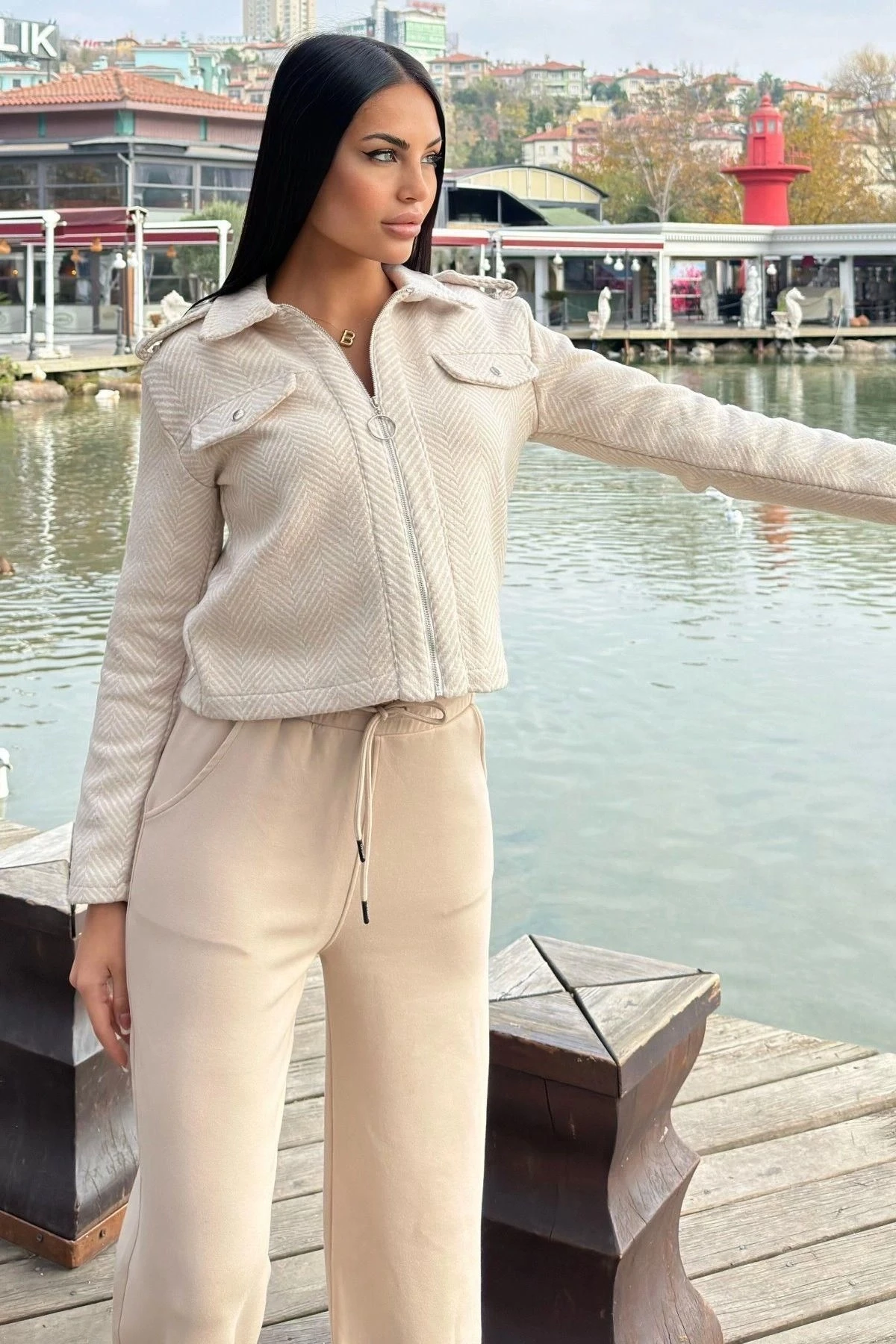 Ekru Balıksırtı Desenli, Fermuarlı, Kısa Kaşe Ceket