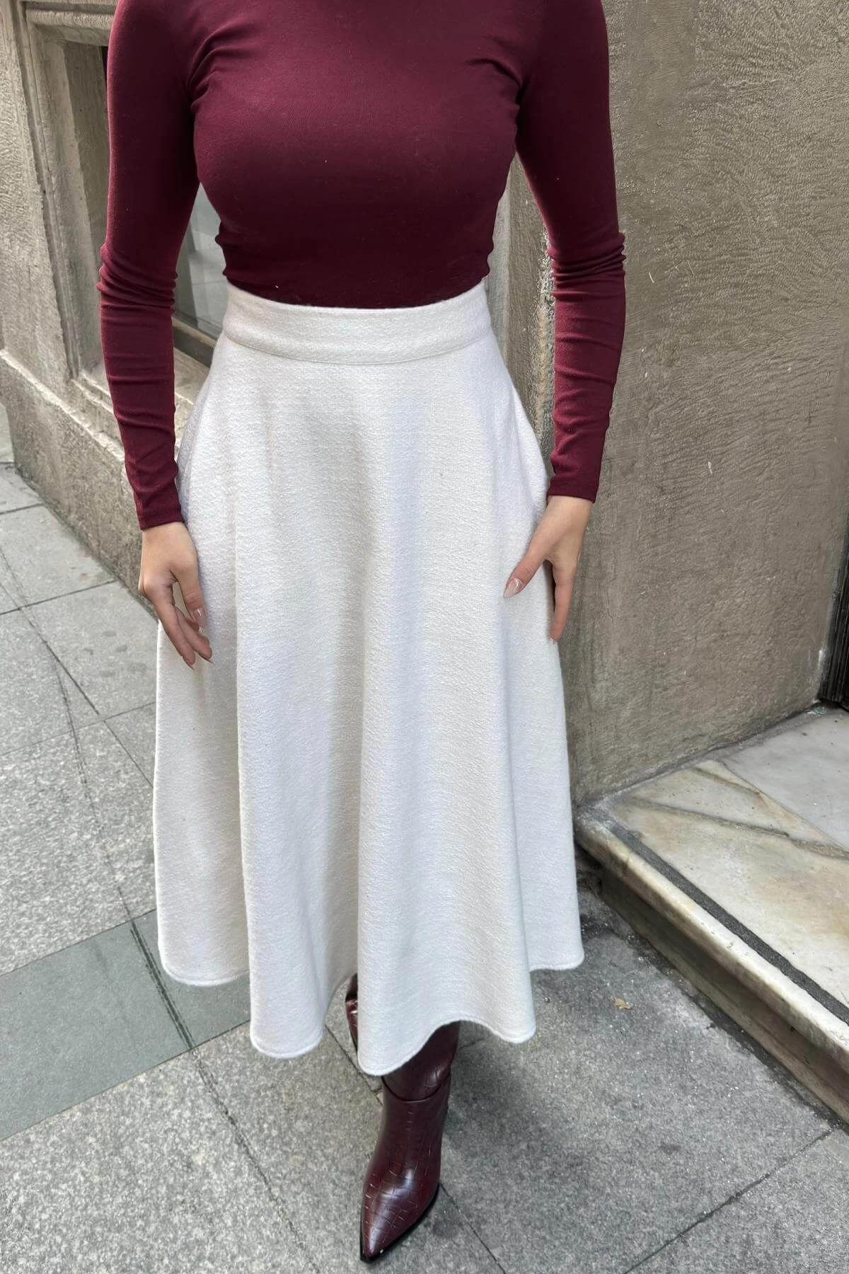 Ekru Yüksek Bel, Cepli, Kiloş Kesim, Kırçıllı Kaşe Uzun Etek