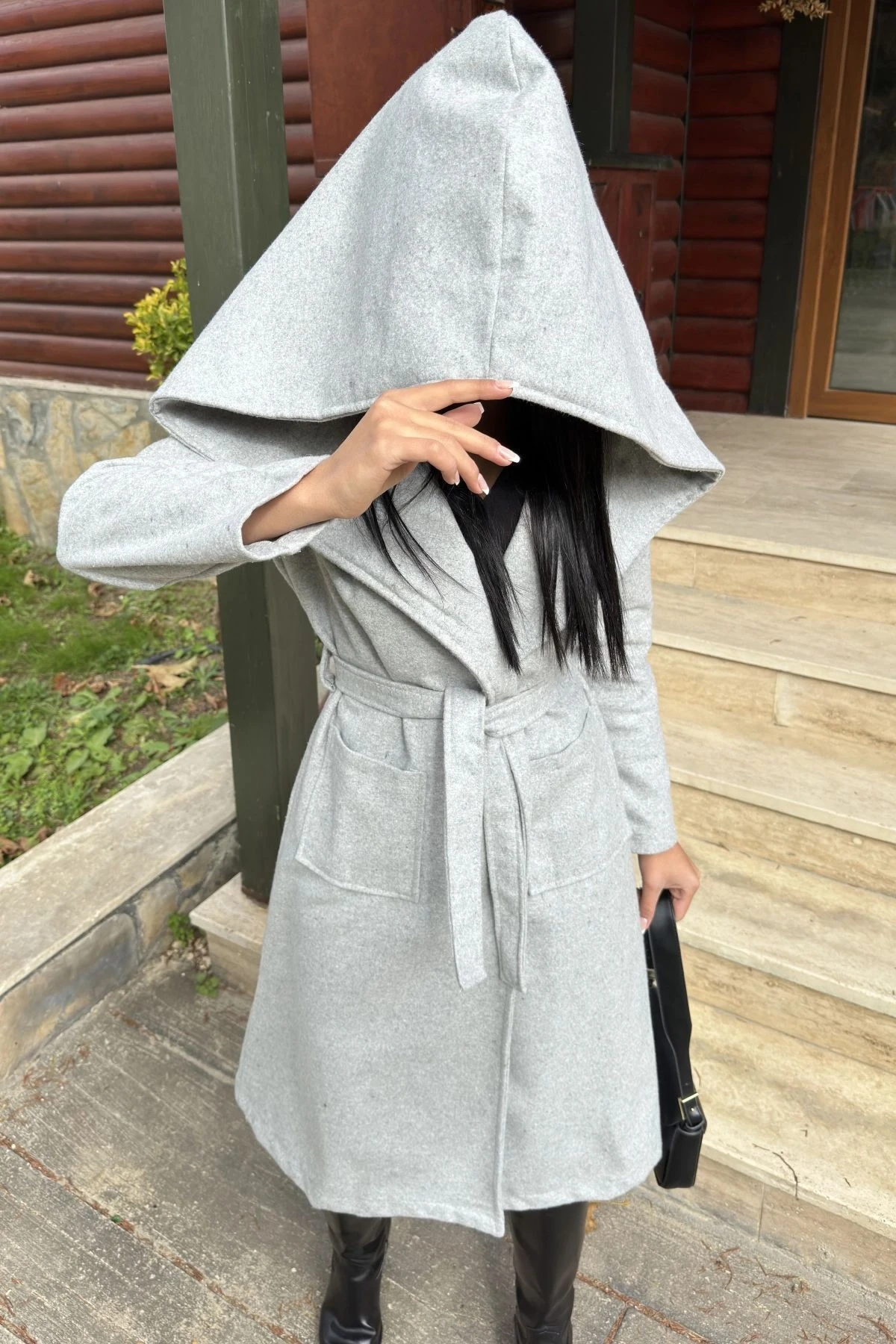 Gri Kruvaze Yaka, Kapüşonlu, Çift Cepli, Beli Kemerli, Uzun Kaşe Kaban (Astarsız)