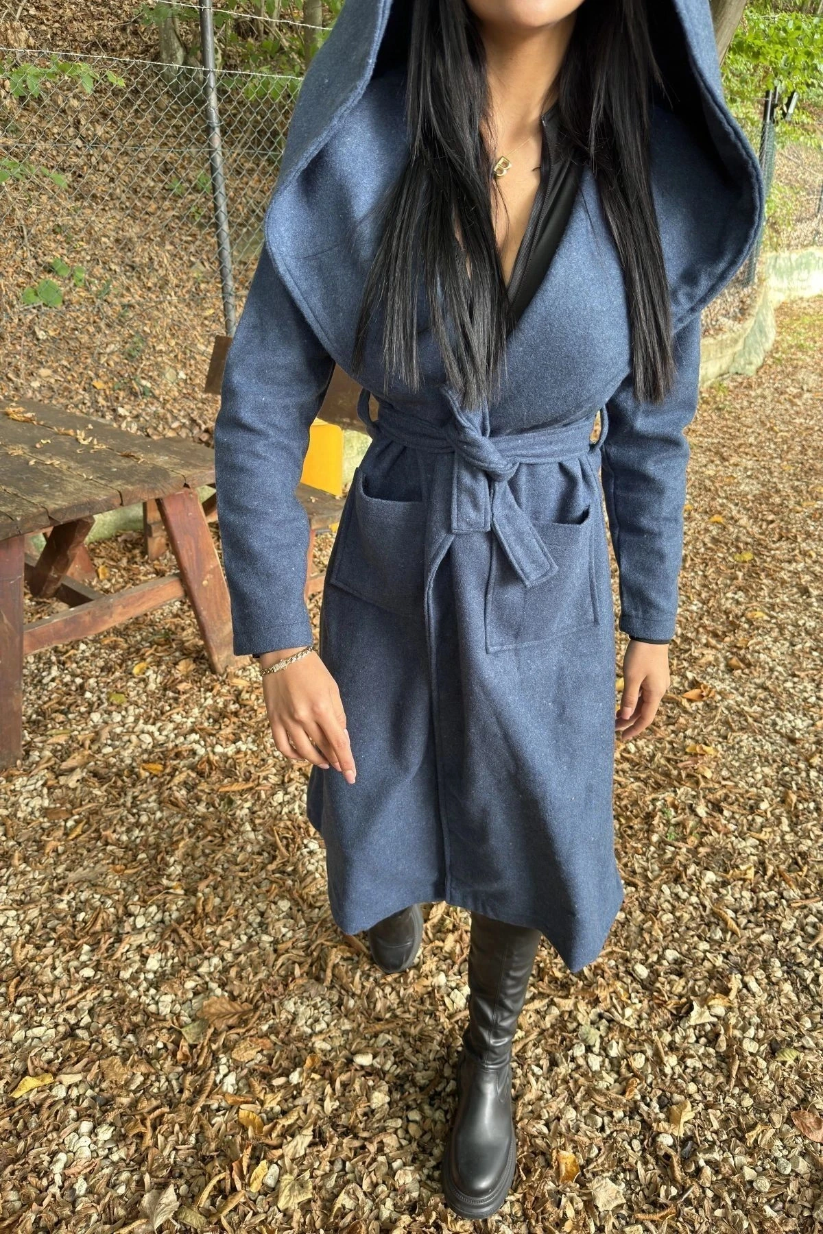 İndigo Kruvaze Yaka, Kapüşonlu, Çift Cepli, Beli Kemerli, Uzun Kaşe Kaban (Astarsız)