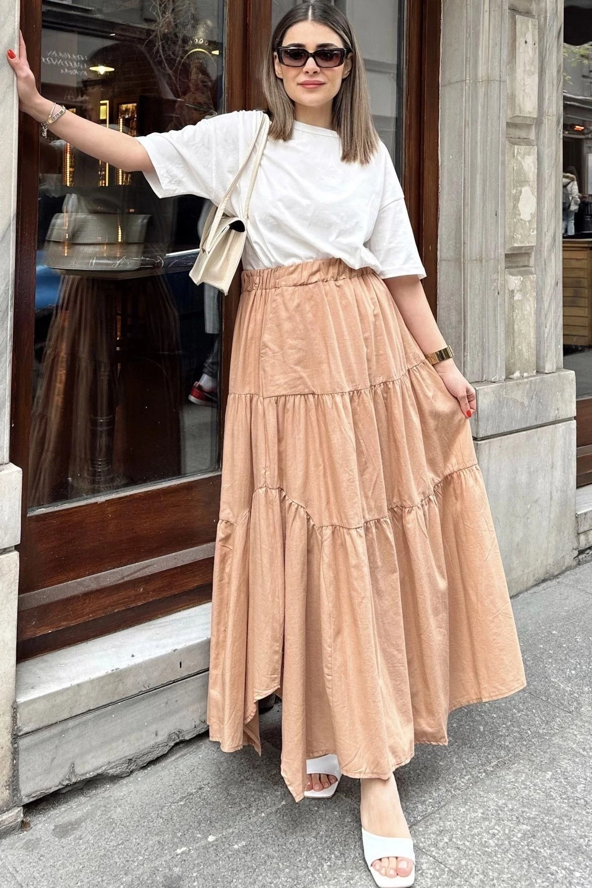 Kadın Bej Asimetrik Kesim, Beli Lastikli, Fırfırlı Kat Kumaş, Uzun Pamuklu Etek