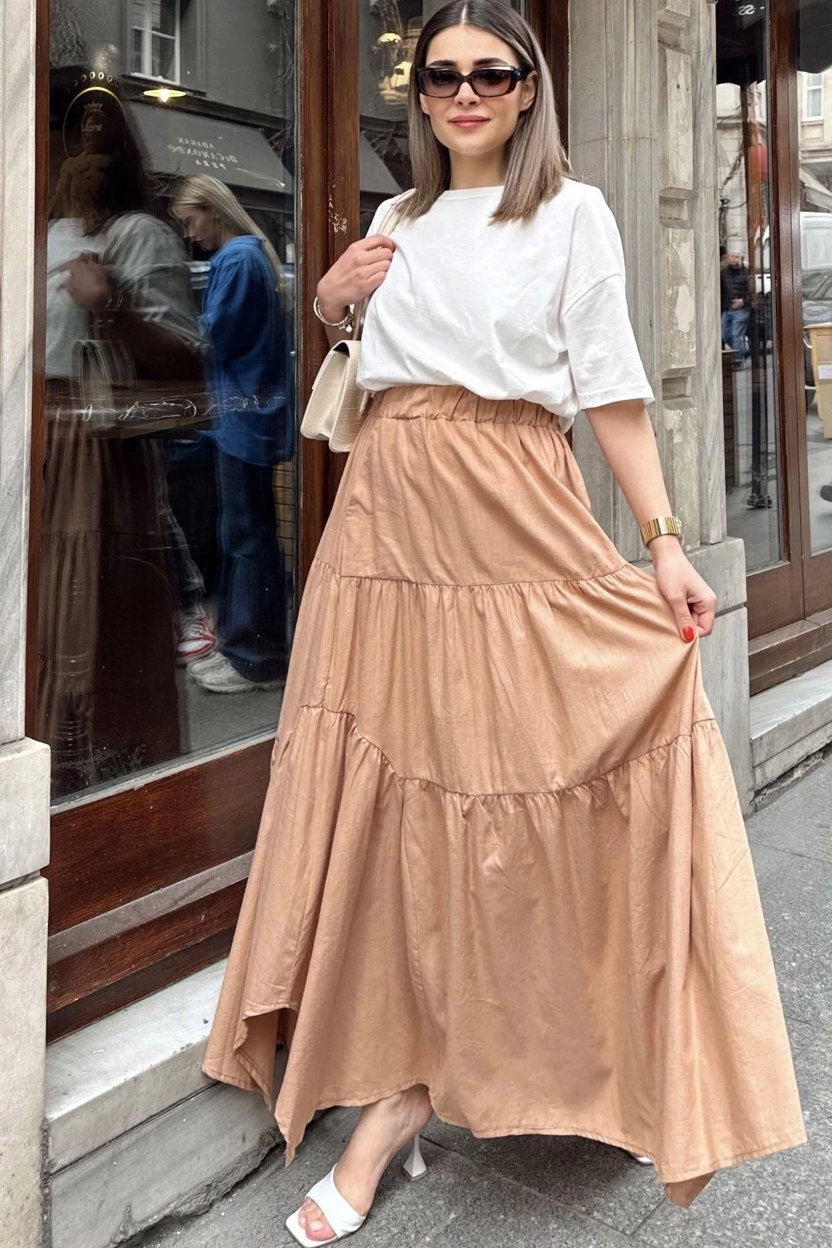 Kadın Bej Asimetrik Kesim, Beli Lastikli, Fırfırlı Kat Kumaş, Uzun Pamuklu Etek