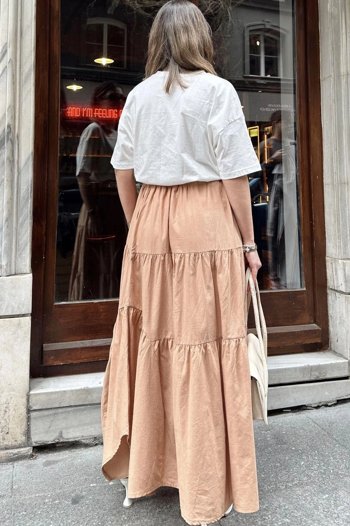 Kadın Bej Asimetrik Kesim, Beli Lastikli, Fırfırlı Kat Kumaş, Uzun Pamuklu Etek