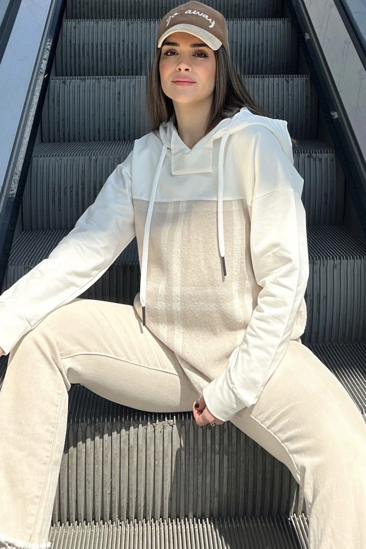 Kadın Bej Ekose Garnili, Rahat Kesim, Kapüşonlu İki İplik Sweatshirt