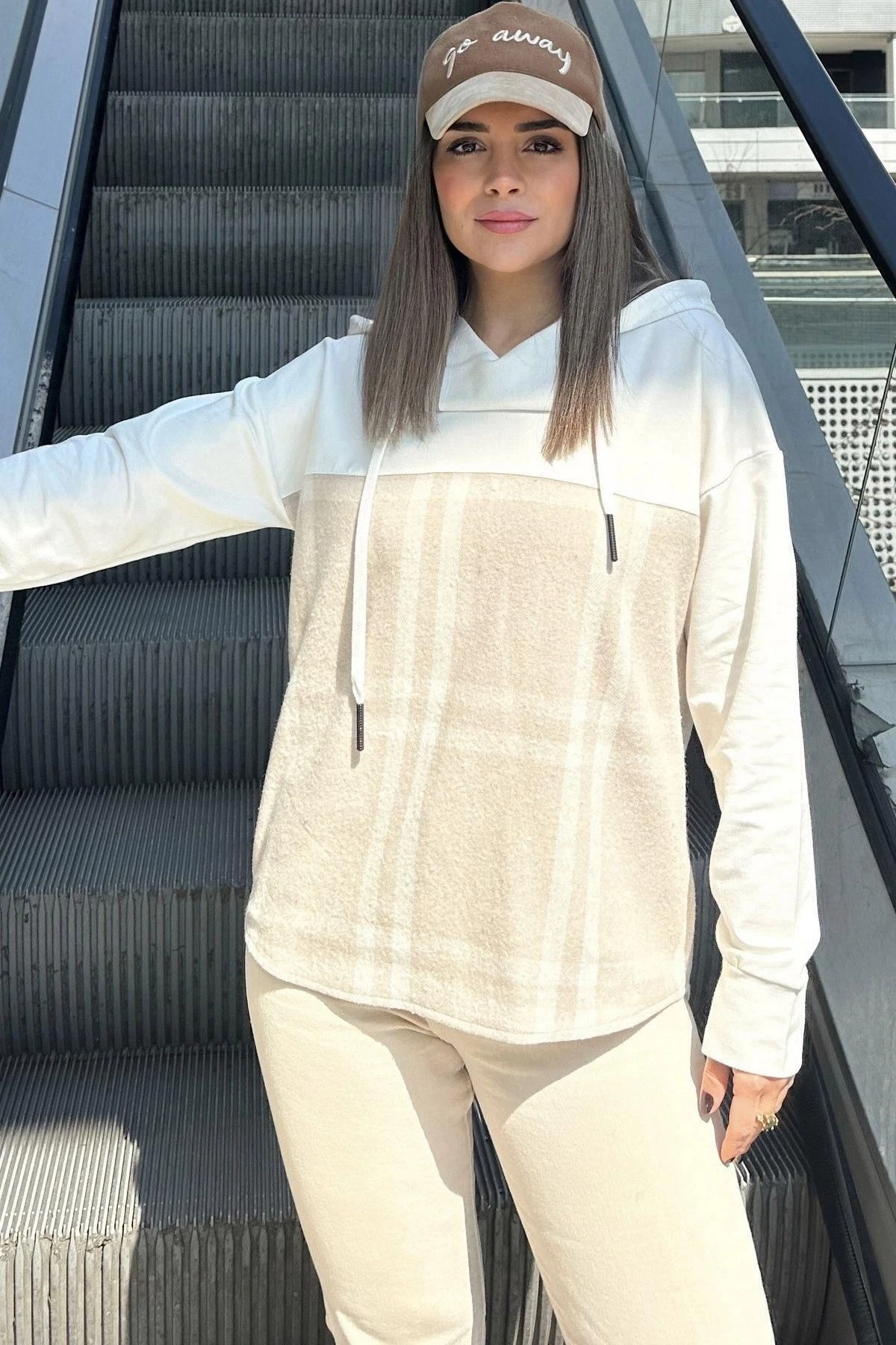 Kadın Bej Ekose Garnili, Rahat Kesim, Kapüşonlu İki İplik Sweatshirt