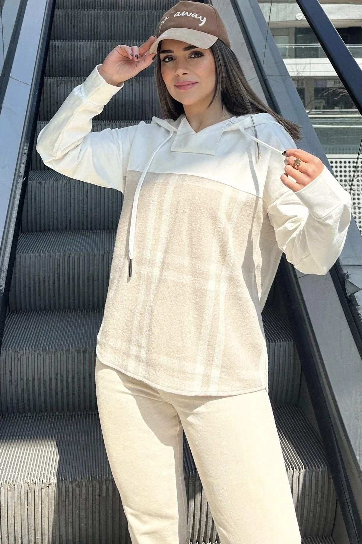 Kadın Bej Ekose Garnili, Rahat Kesim, Kapüşonlu İki İplik Sweatshirt