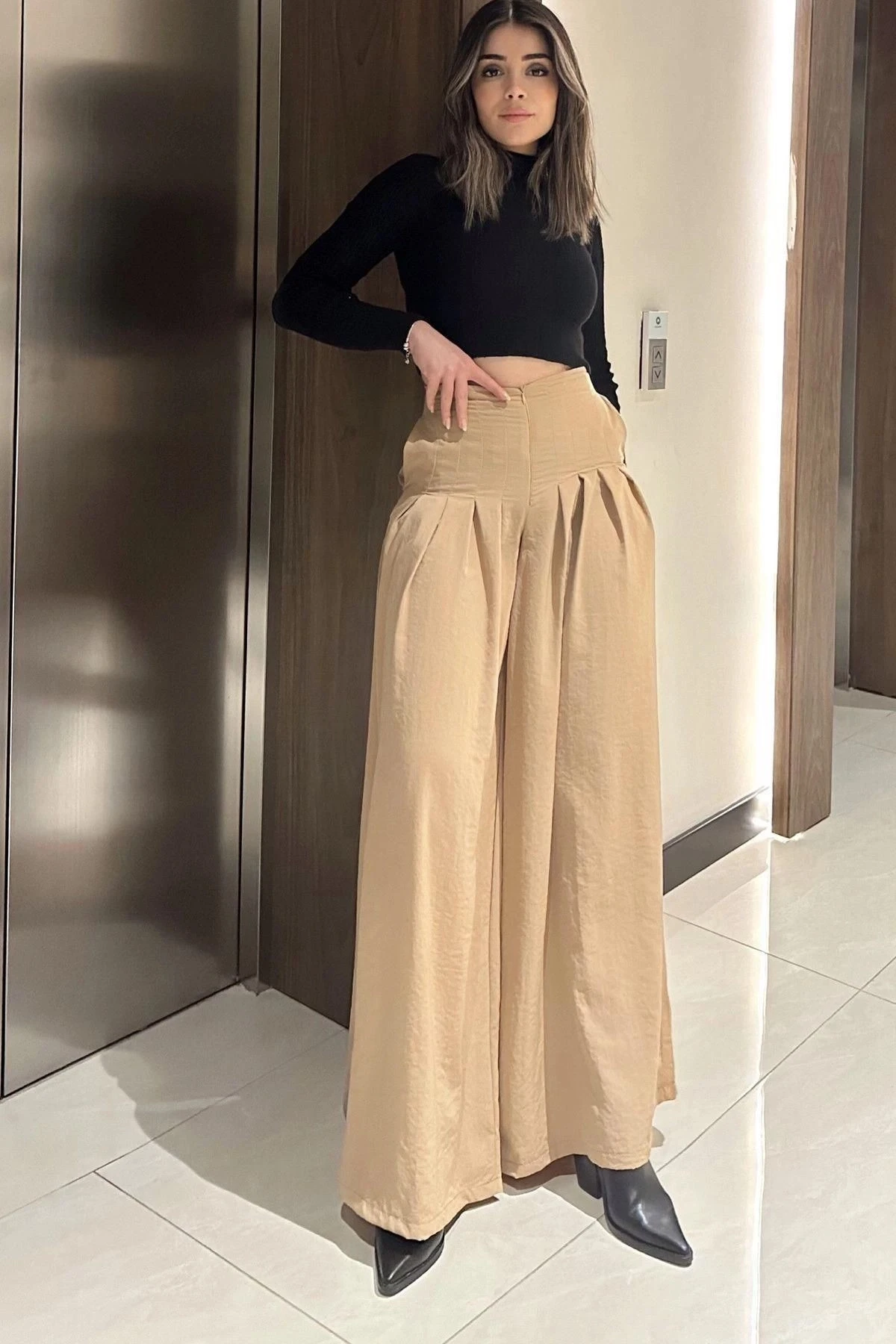 Kadın bej Fermuar Kapamalı, Cepli, Pileli Bol Paça Etek Pantolon