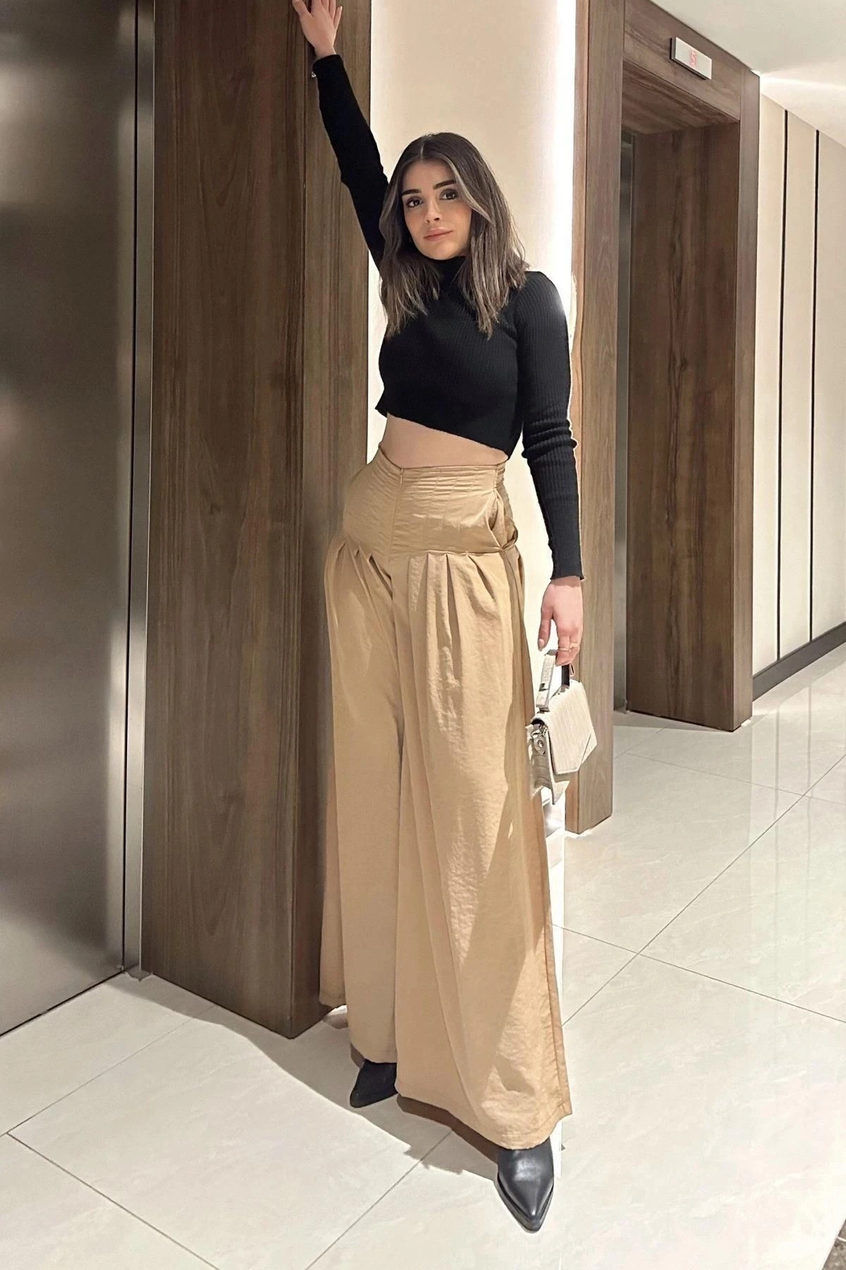 Kadın bej Fermuar Kapamalı, Cepli, Pileli Bol Paça Etek Pantolon