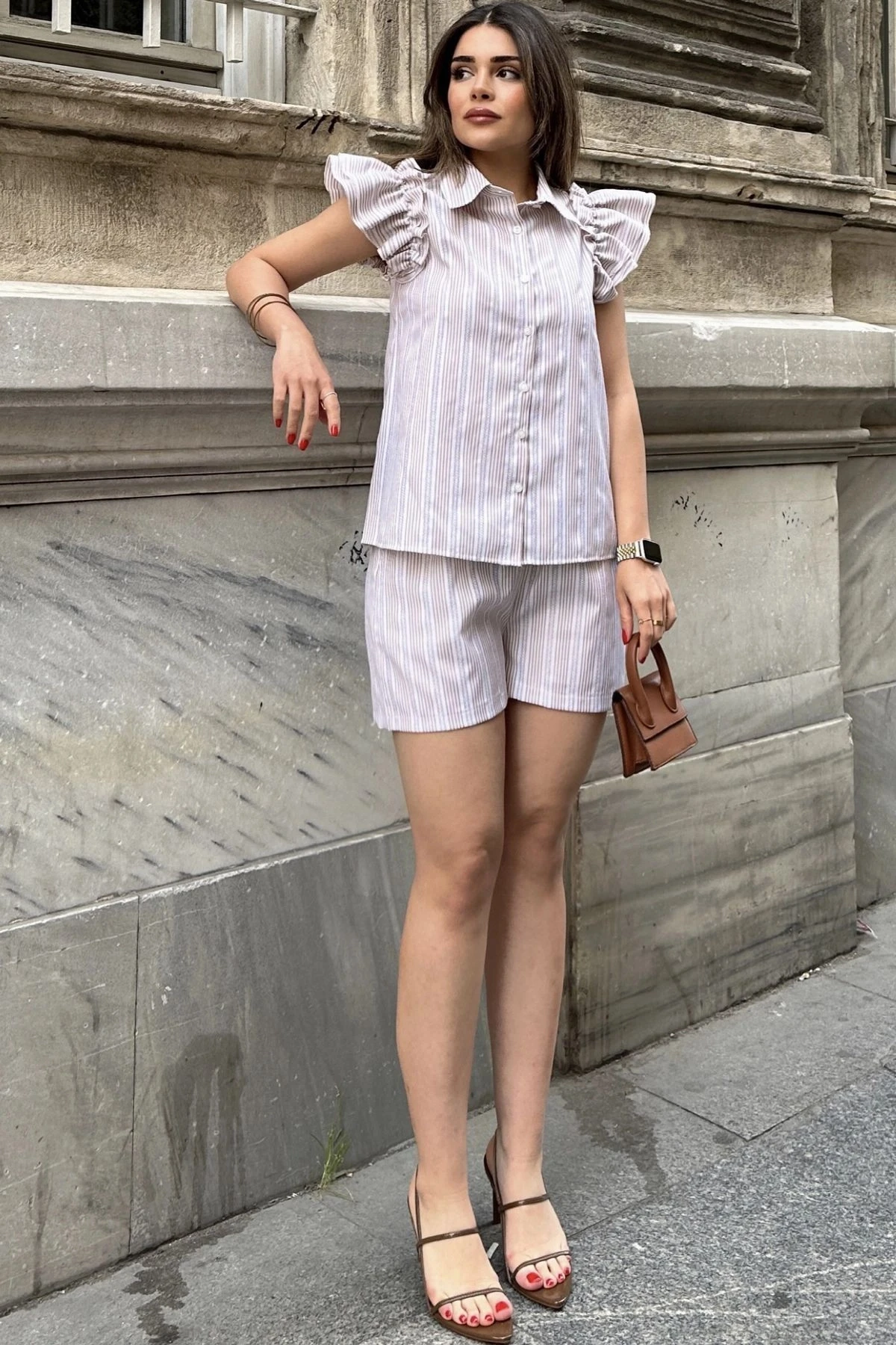 Kadın Bej Kısa Kol, Omuzları Flare Fırfır Tasarımlı, Terletmez, Çizgi Desenli Fisto Gömlek