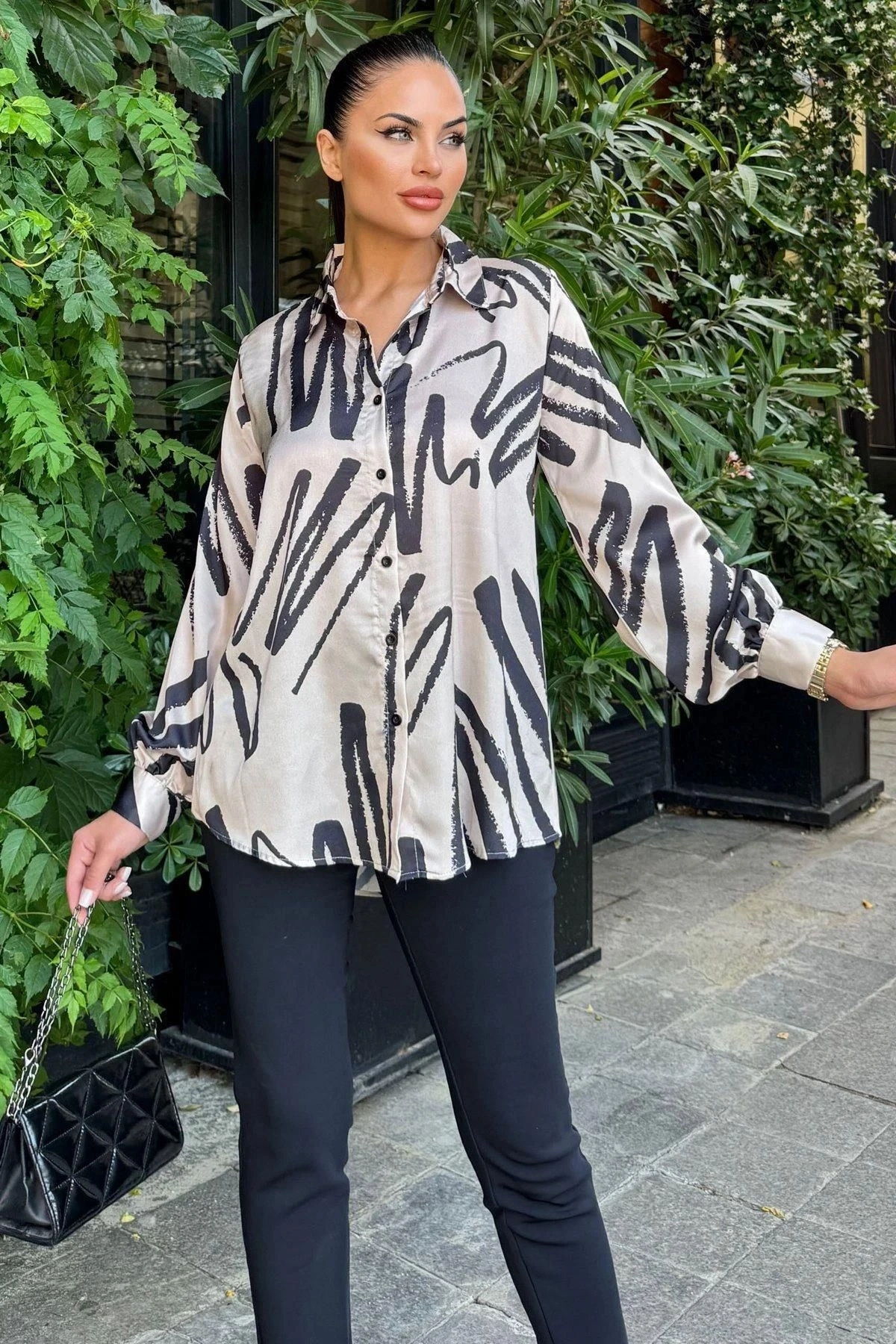 Kadın Bej Uzun Balon Kol, Saten Kumaş, Arkası Pliseli, Salaş Dökümlü Gömlek