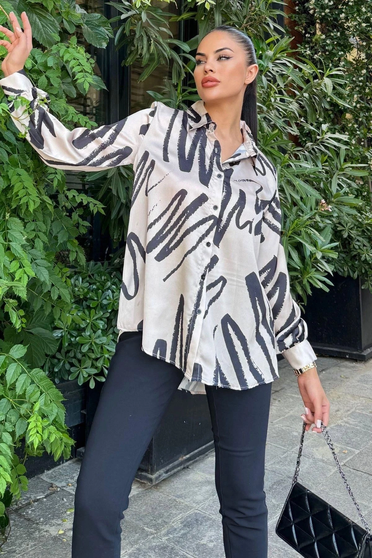 Kadın Bej Uzun Balon Kol, Saten Kumaş, Arkası Pliseli, Salaş Dökümlü Gömlek