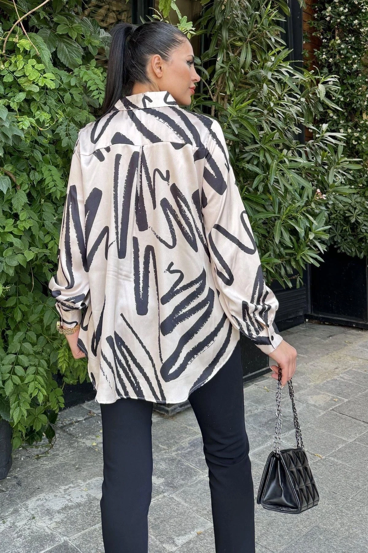 Kadın Bej Uzun Balon Kol, Saten Kumaş, Arkası Pliseli, Salaş Dökümlü Gömlek