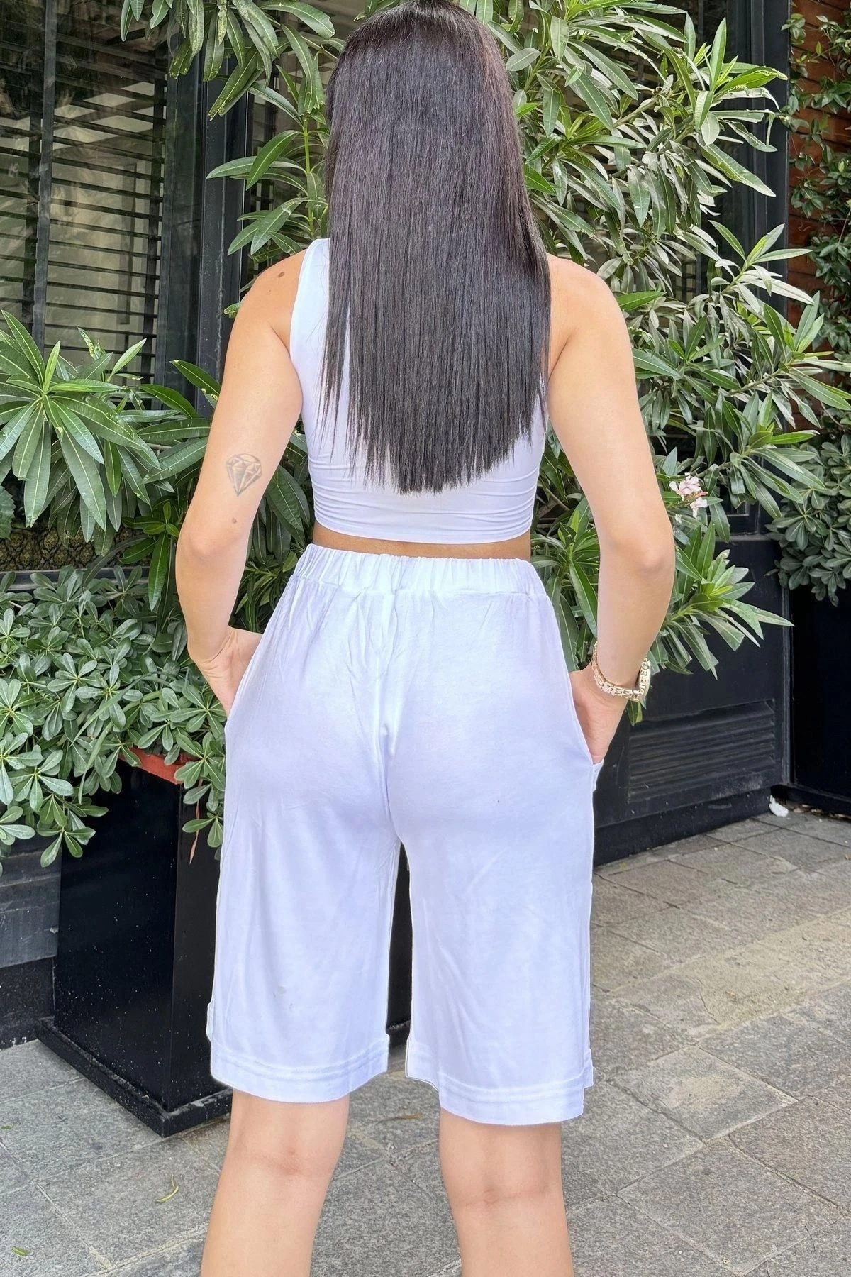 Kadın Beyaz Duble Paça, Beli Lastikli Terletmez, Cepli, Salaş Kapri Şort