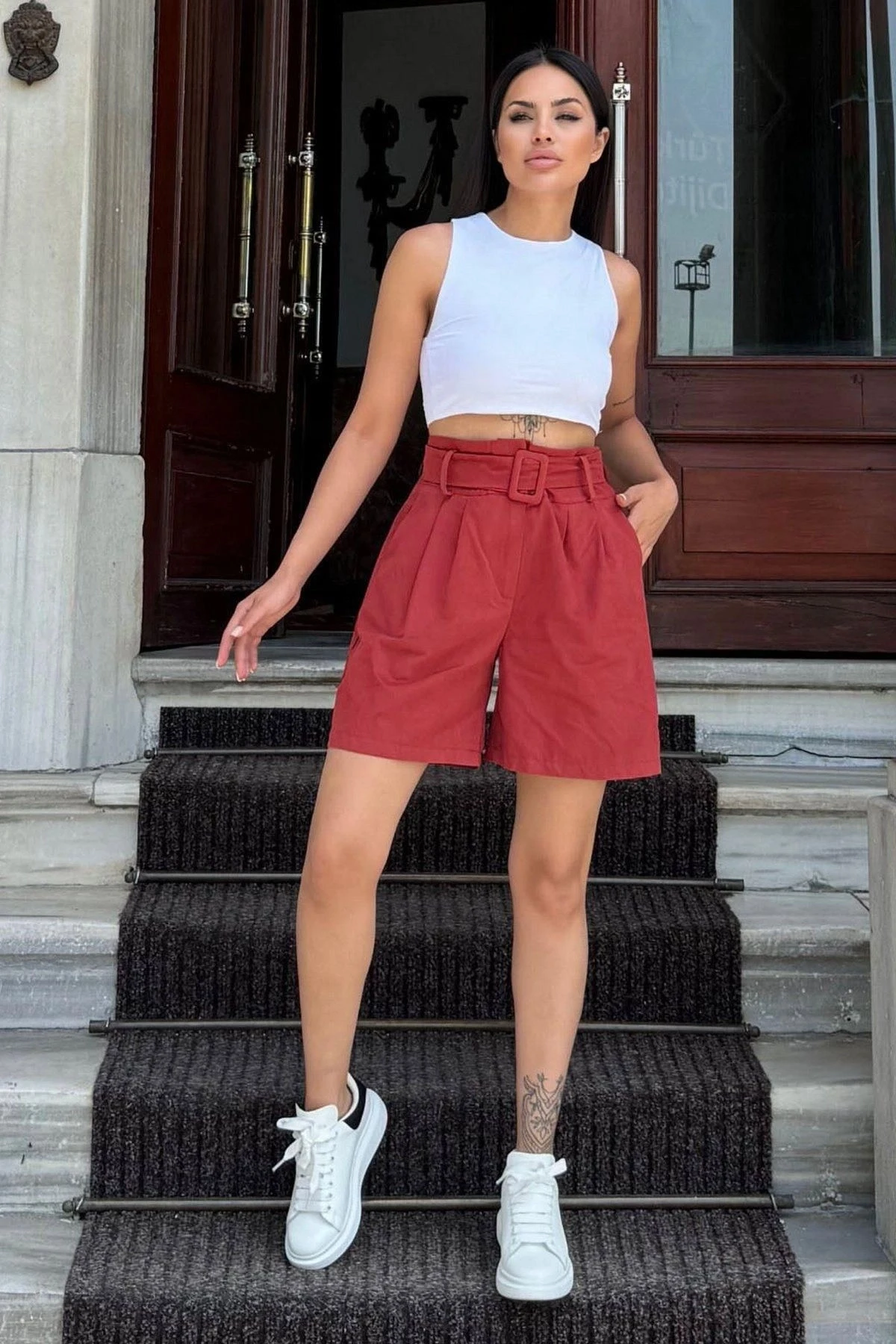 Kadın Bordo Kemerli Yüksel Bel, İthal Kumaş, Uzun Rahat Pliseli Şort