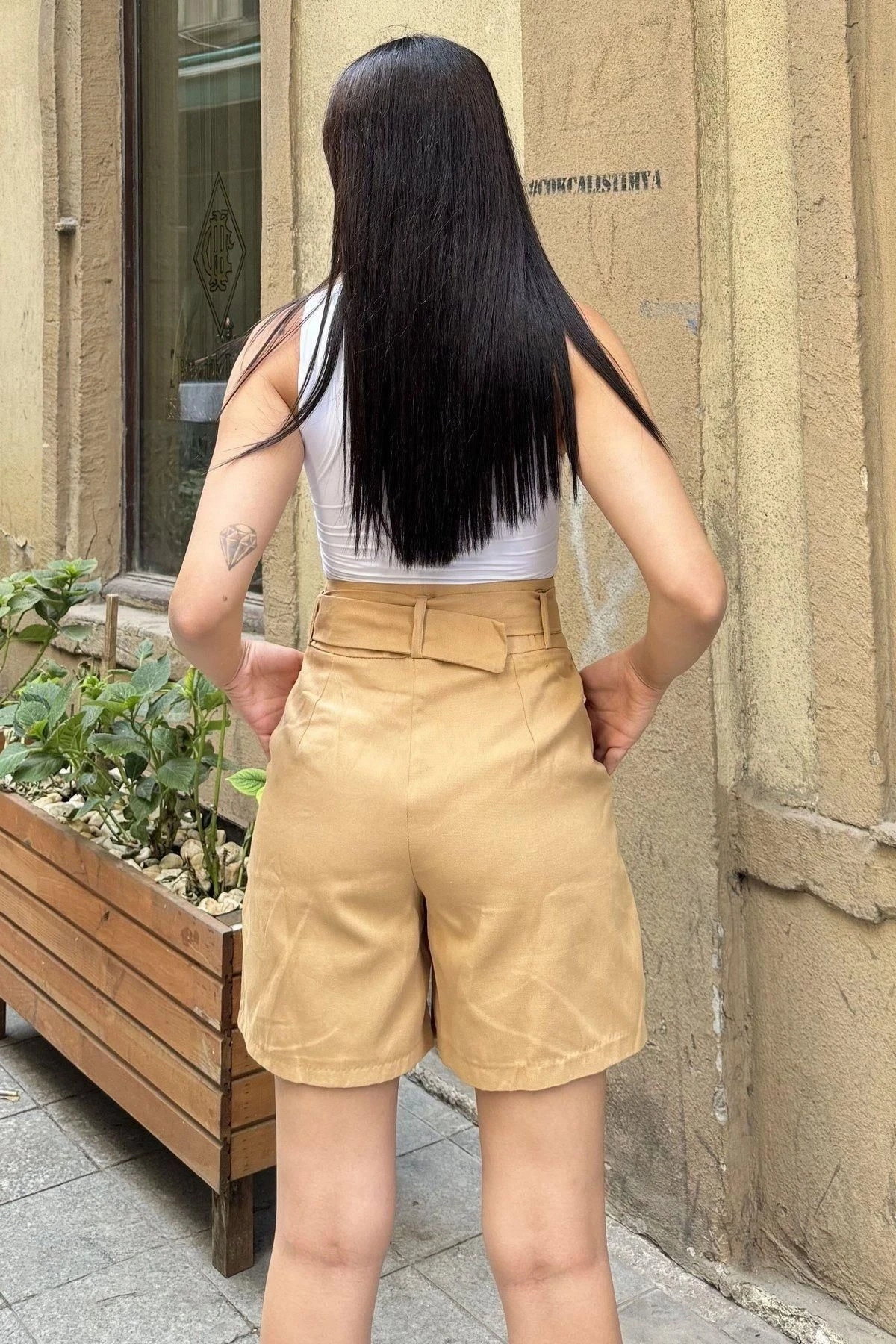 Kadın Camel Kemerli Yüksel Bel, İthal Kumaş, Uzun Rahat Pliseli Şort