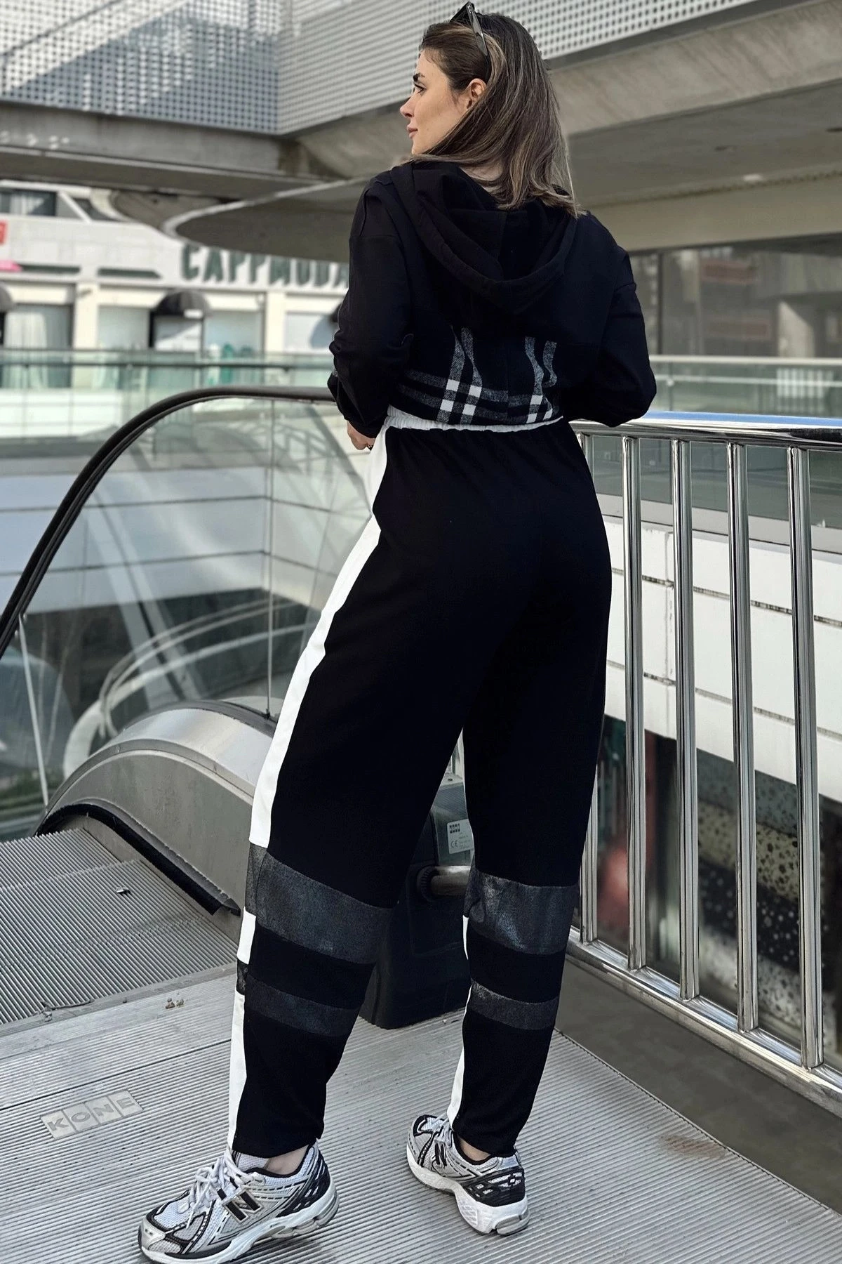 Kadın Ekru Color Block Tasarım, Beli Lastikli, Salaş Eşofman Altı