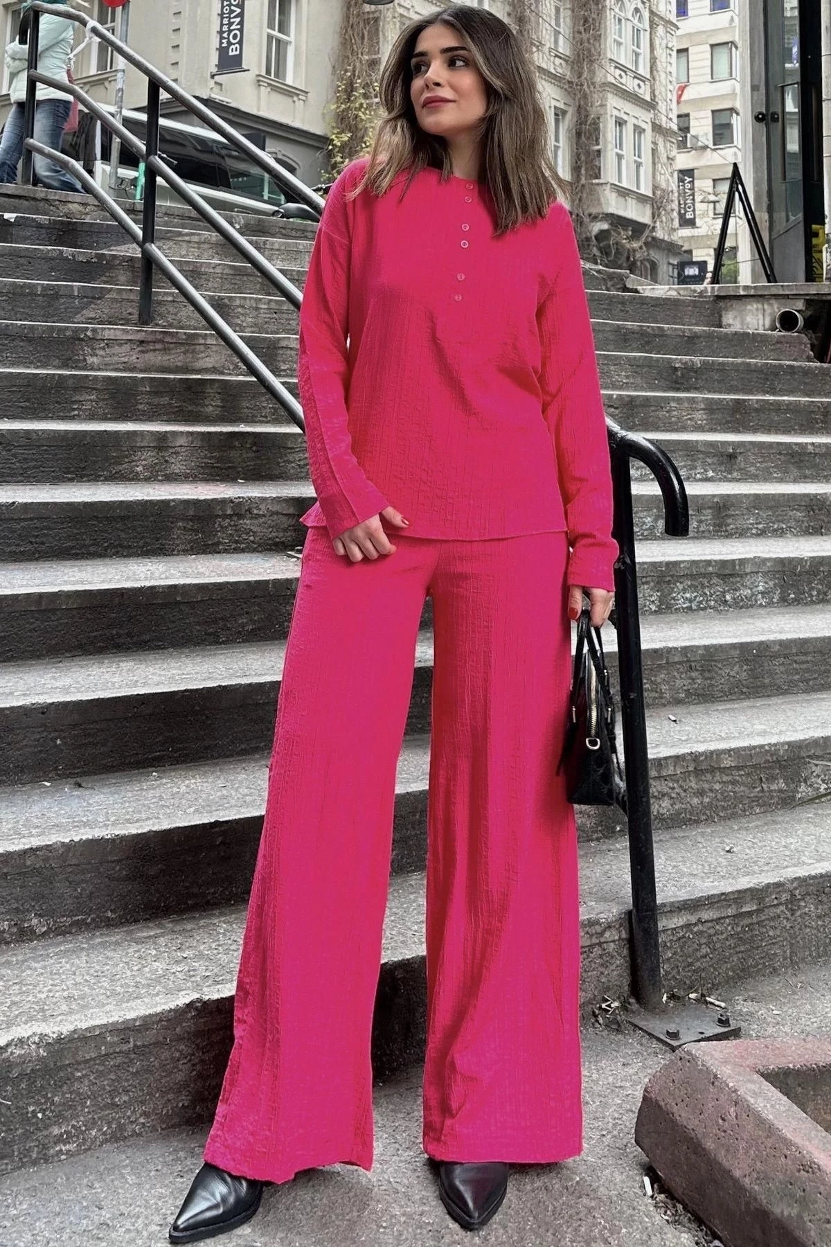 Kadın Fuşya Düğmeli Yuvarlak Yaka Bluz & Beli Lastikli Geniş Paça Pantolon - Salaş Maya Takım