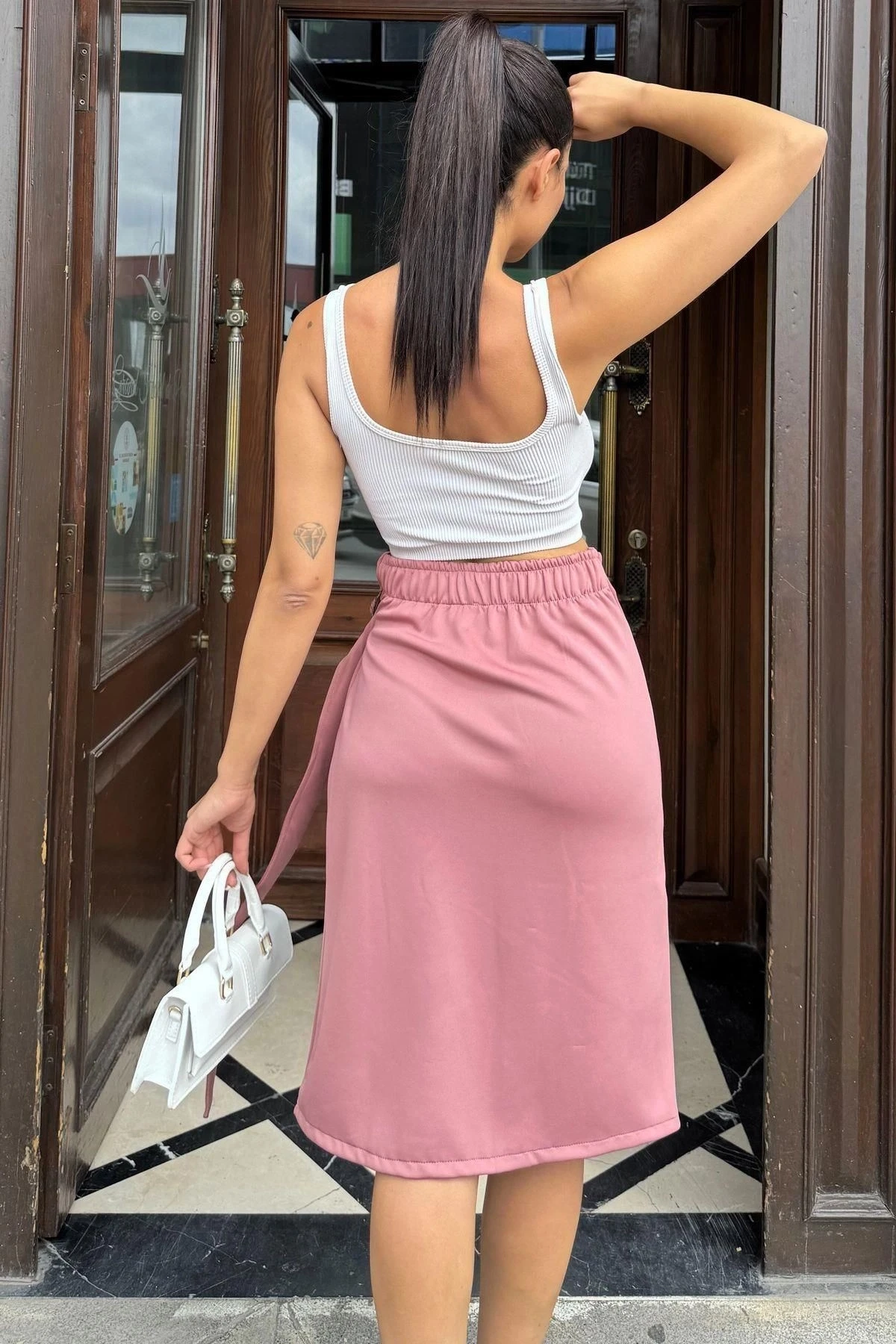 Kadın Gül Kurusu Asimetrik Kesim, Toka Ve Yandan Bağlama Detaylı, Scuba Etek