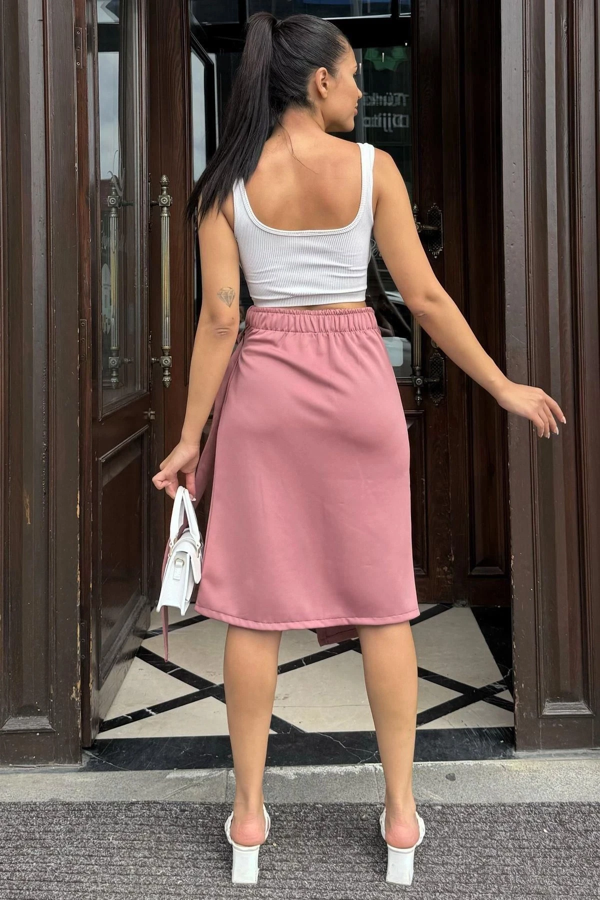 Kadın Gül Kurusu Asimetrik Kesim, Toka Ve Yandan Bağlama Detaylı, Scuba Etek