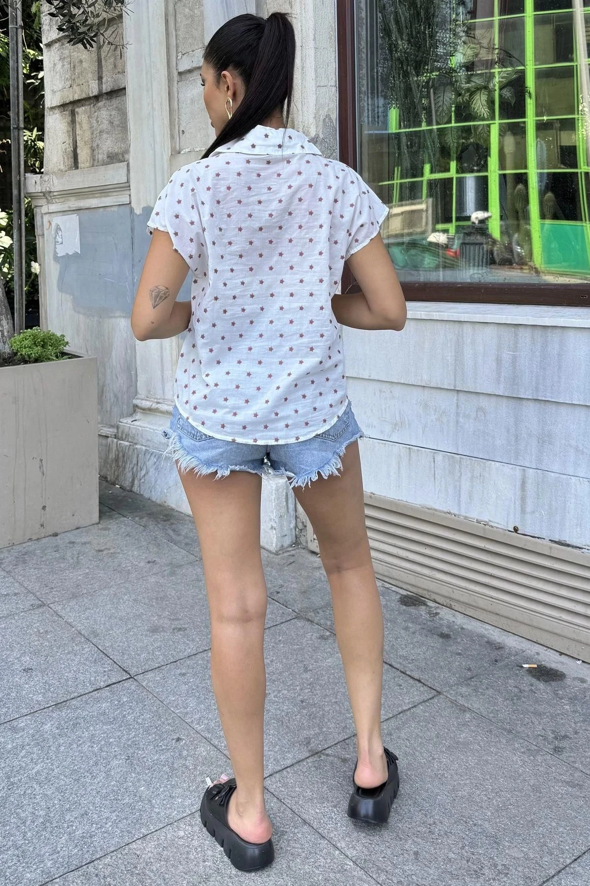 Kadın Gül Kurusu  Nakış İşleme, Rahat Kesim, Kısa Kollu, Flamlı Keten Gömlek