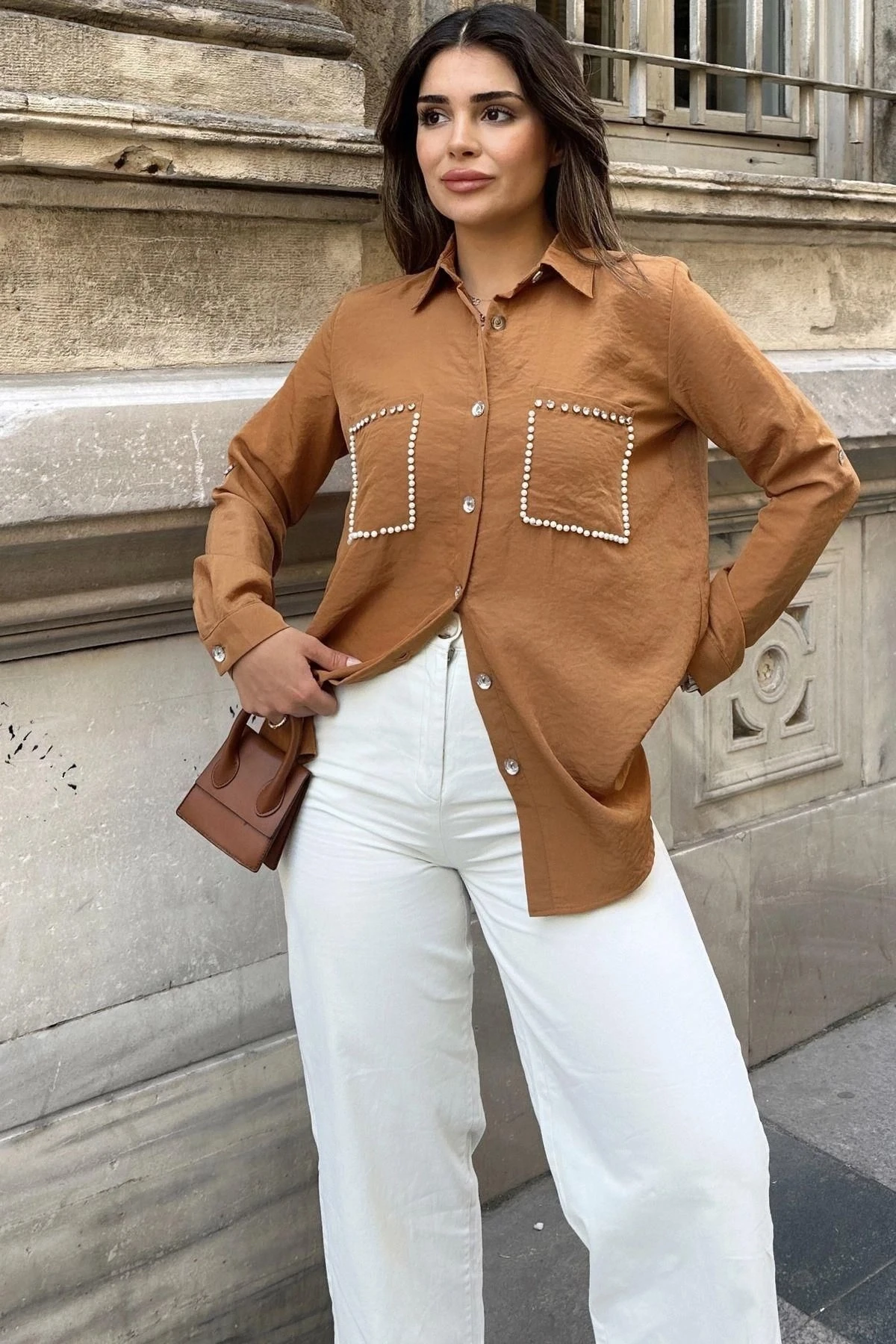 Kadın Kahve İnci Süslemeli, Çift Cep Detaylı, Arkası Pliseli, Terletmez, Kupra Kumaş, Salaş Gömlek