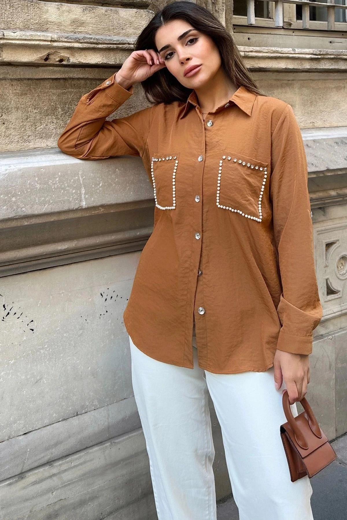 Kadın Kahve İnci Süslemeli, Çift Cep Detaylı, Arkası Pliseli, Terletmez, Kupra Kumaş, Salaş Gömlek