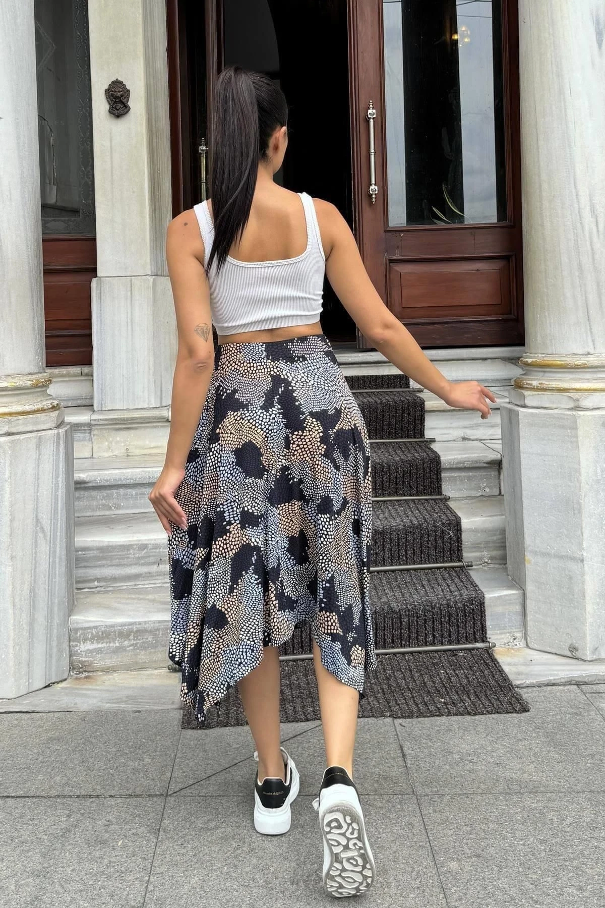 Kadın Laci & Ekru Desenli, Asimetrik Kesim, Hareketli, Rahat Moda Etek