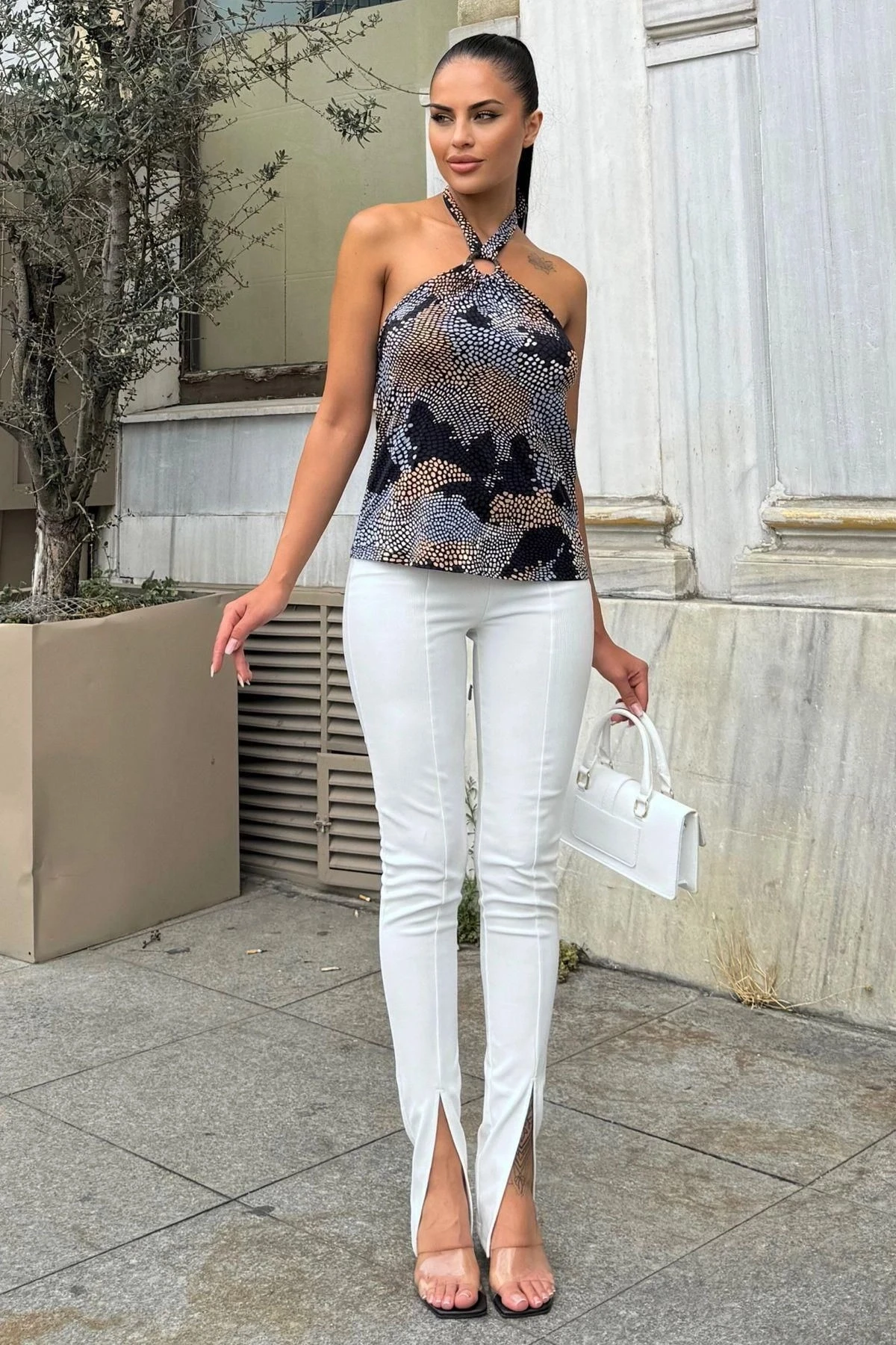 Kadın Laci & Ekru Desenli, Boyundan Bağlamalı, Tokalı Straplez, Dökümlü Salaş Bluz