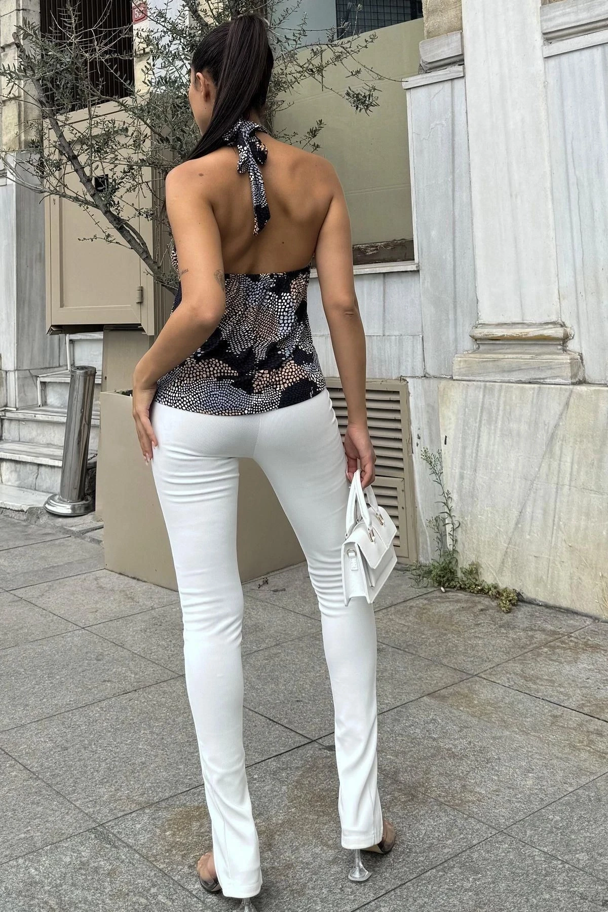 Kadın Laci & Ekru Desenli, Boyundan Bağlamalı, Tokalı Straplez, Dökümlü Salaş Bluz