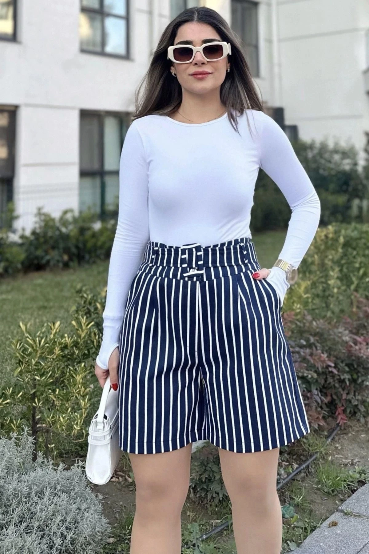 Kadın Laci Kemerli, Yüksek Bel, Pliseli, Rahat Kesim, Gabardin Şort