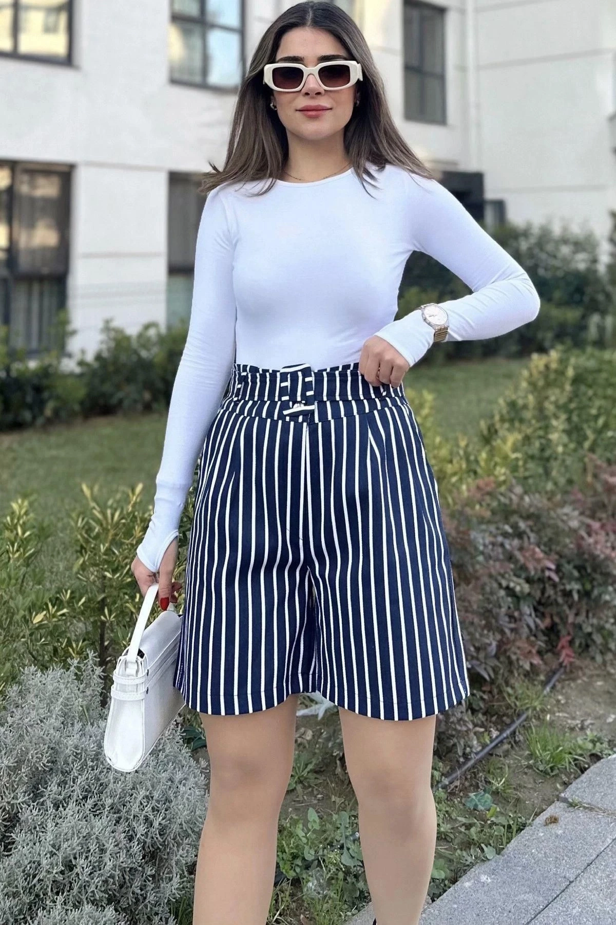 Kadın Laci Kemerli, Yüksek Bel, Pliseli, Rahat Kesim, Gabardin Şort