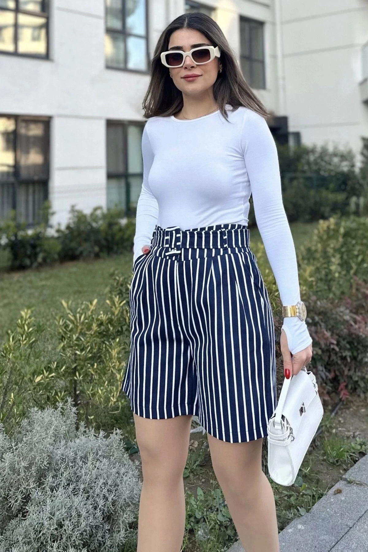 Kadın Laci Kemerli, Yüksek Bel, Pliseli, Rahat Kesim, Gabardin Şort