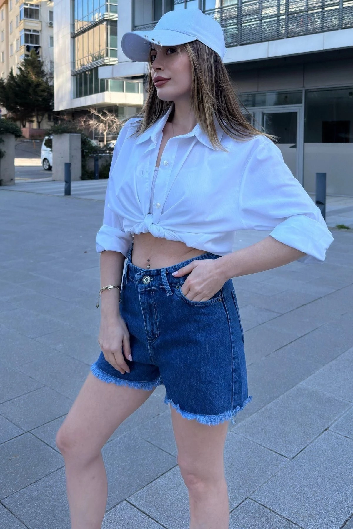 Kadın Laci Püsküllü Paça, Yüksek Bel, Rahat Denim-Kot Şort