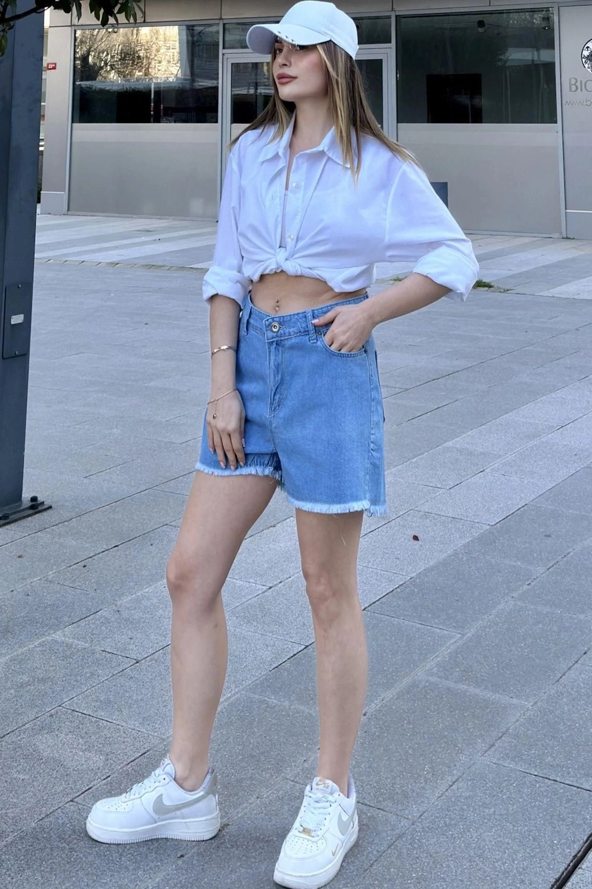 Kadın Mavi Püsküllü Paça, Yüksek Bel, Rahat Denim-Kot Şort