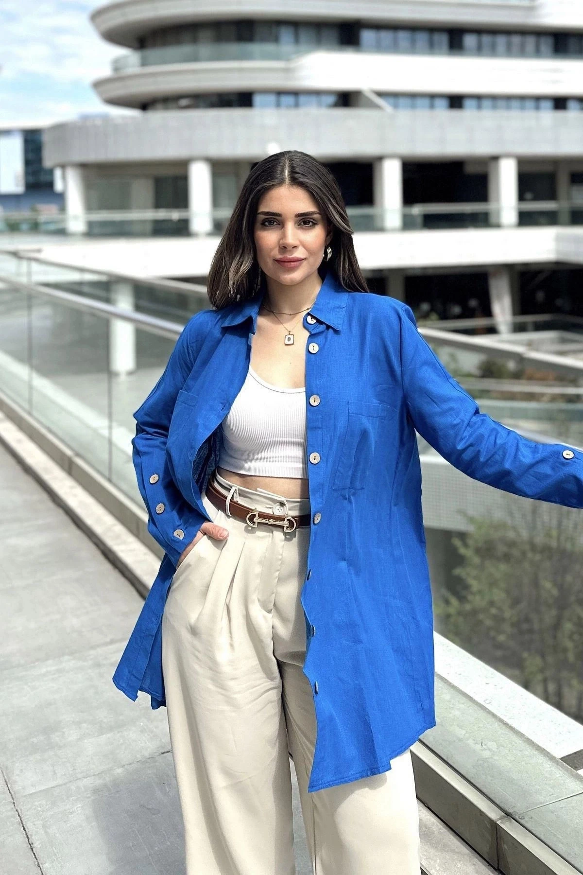 Kadın Mavi Uzun Kol, Ahşap Düğme Detaylı, Arkası Pliseli, Salaş Ve Uzun, Pamuklu Tunik Gömlek