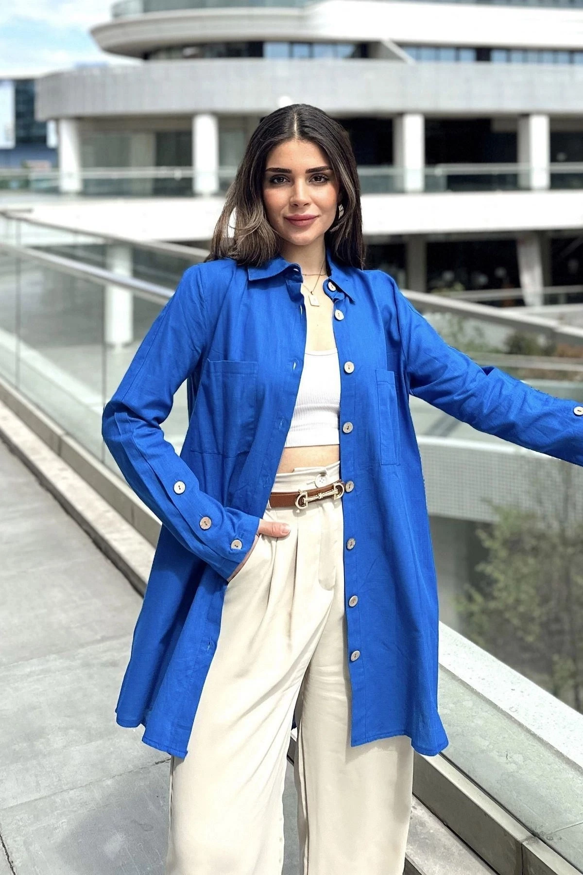 Kadın Mavi Uzun Kol, Ahşap Düğme Detaylı, Arkası Pliseli, Salaş Ve Uzun, Pamuklu Tunik Gömlek