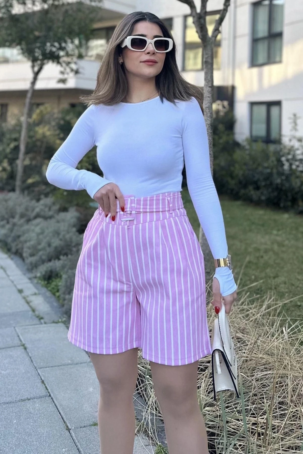 Kadın Pembe Kemerli, Yüksek Bel, Pliseli, Rahat Kesim, Gabardin Şort