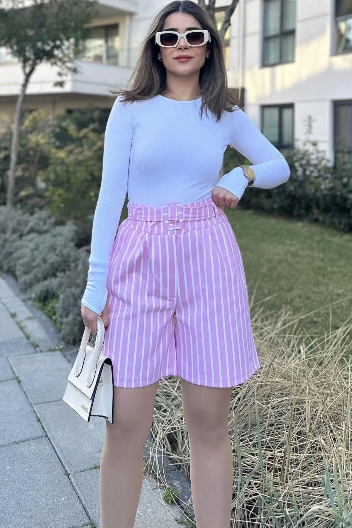 Kadın Pembe Kemerli, Yüksek Bel, Pliseli, Rahat Kesim, Gabardin Şort