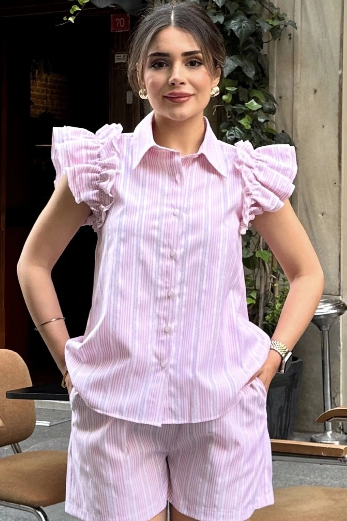 Kadın Pembe Kısa Kol, Omuzları Flare Fırfır Tasarımlı, Terletmez, Çizgi Desenli Fisto Gömlek