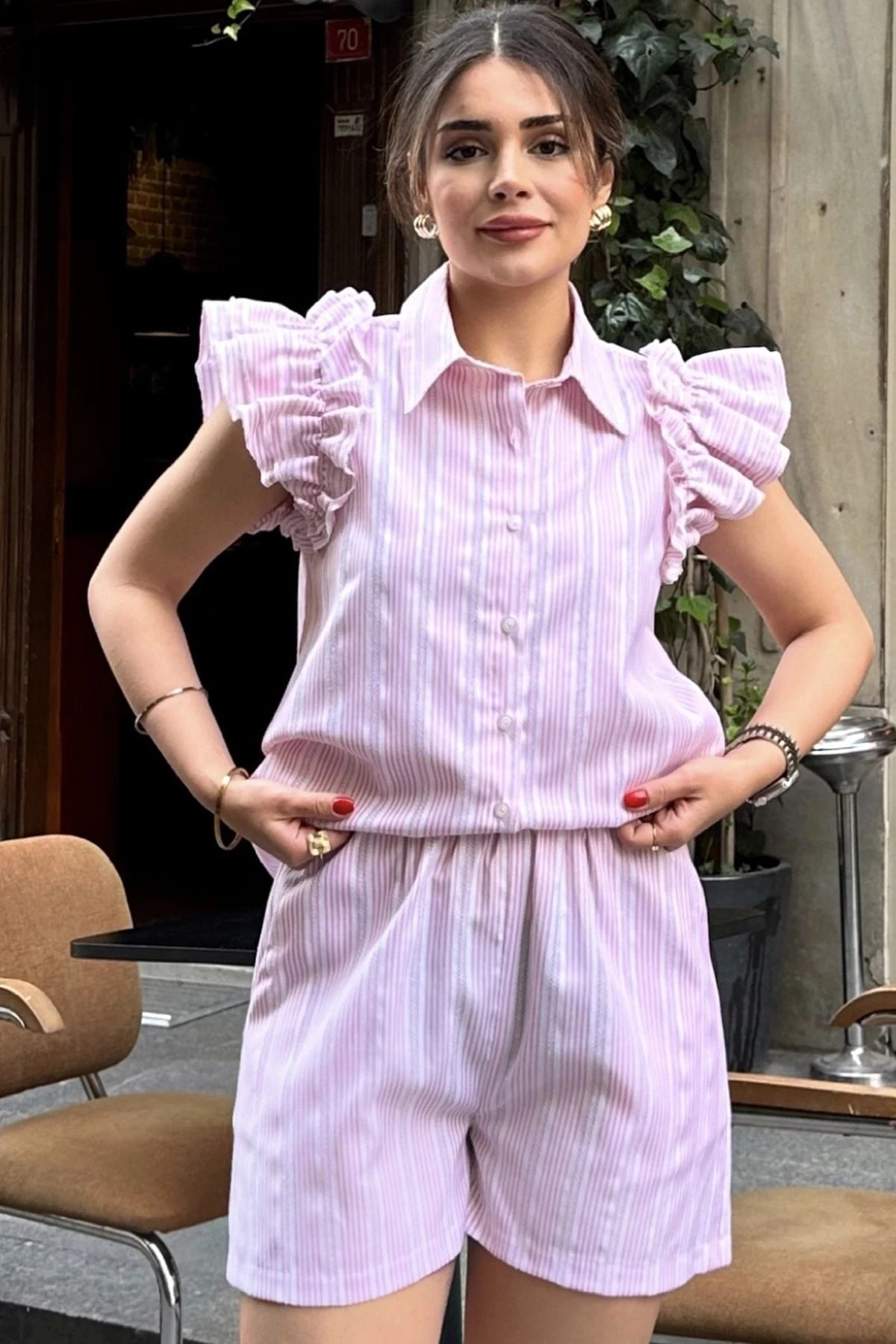 Kadın Pembe Kısa Kol, Omuzları Flare Fırfır Tasarımlı, Terletmez, Çizgi Desenli Fisto Gömlek