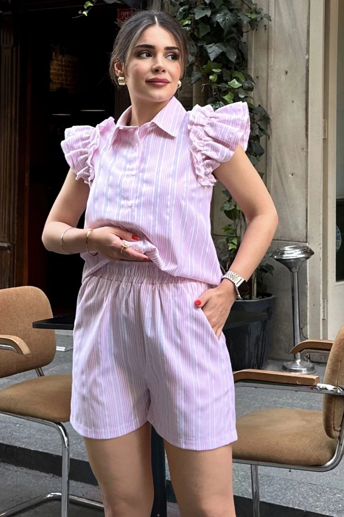 Kadın Pembe Kısa Kol, Omuzları Flare Fırfır Tasarımlı, Terletmez, Çizgi Desenli Fisto Gömlek