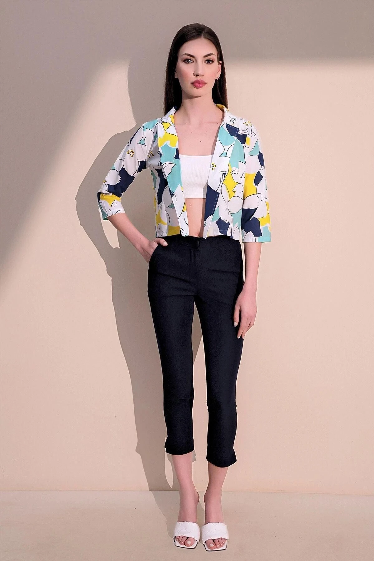 Kadın Sarı & Lacivert Şık Desenli Poplin Crop Ceket