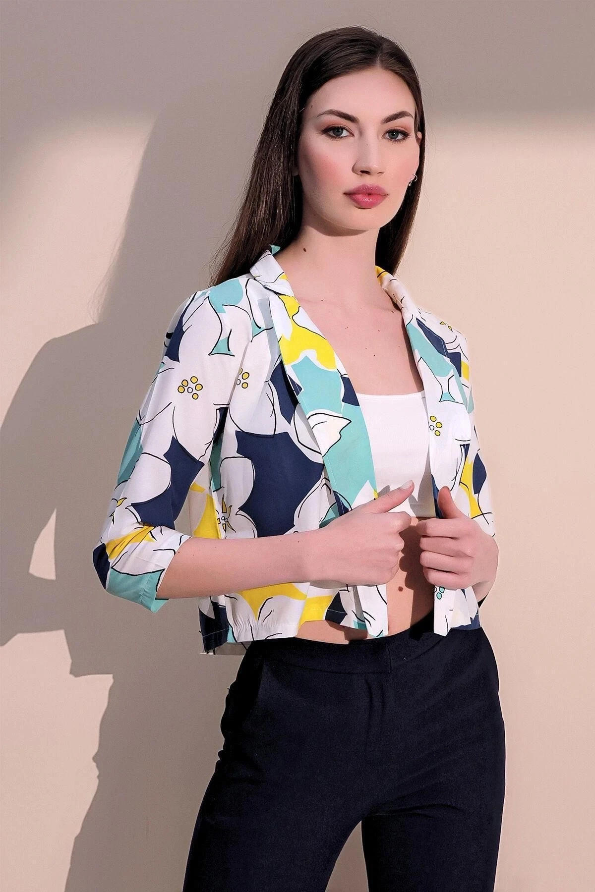 Kadın Sarı & Lacivert Şık Desenli Poplin Crop Ceket