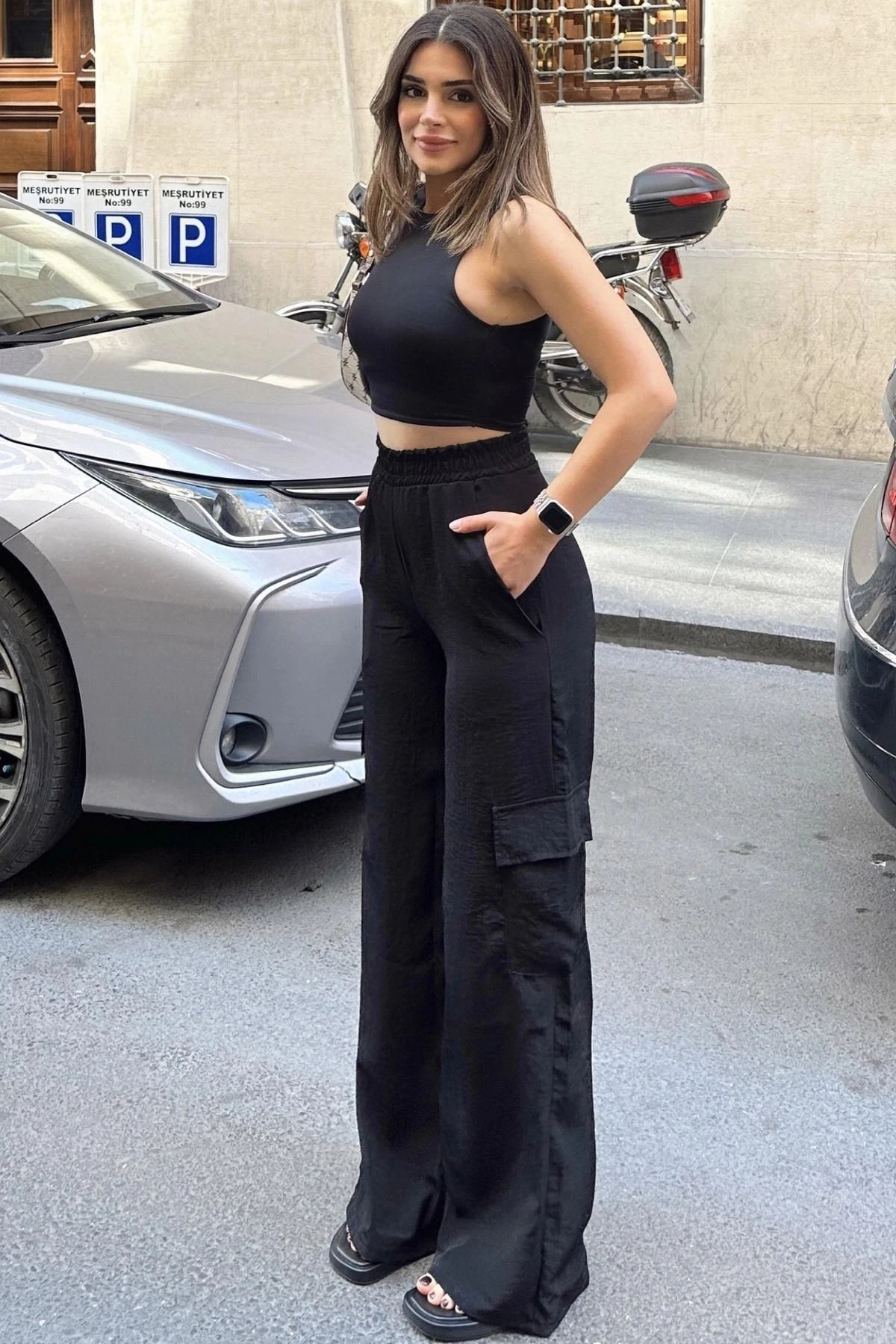 Kadın Siyah Beli Lastikli, Kargo Cepli, Bol Paça Kupra Kumaş Palazzo Pantolon - Tesettüre Uygun