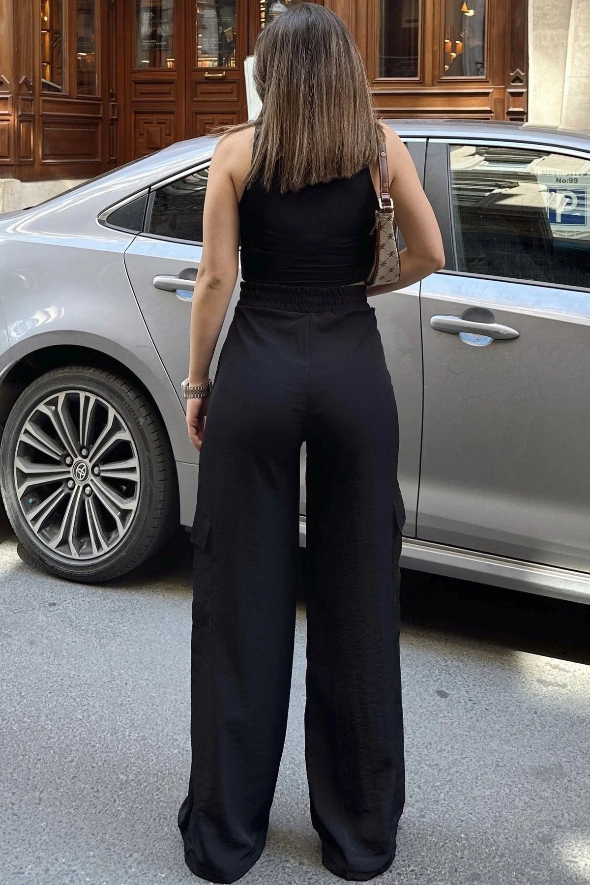 Kadın Siyah Beli Lastikli, Kargo Cepli, Bol Paça Kupra Kumaş Palazzo Pantolon - Tesettüre Uygun