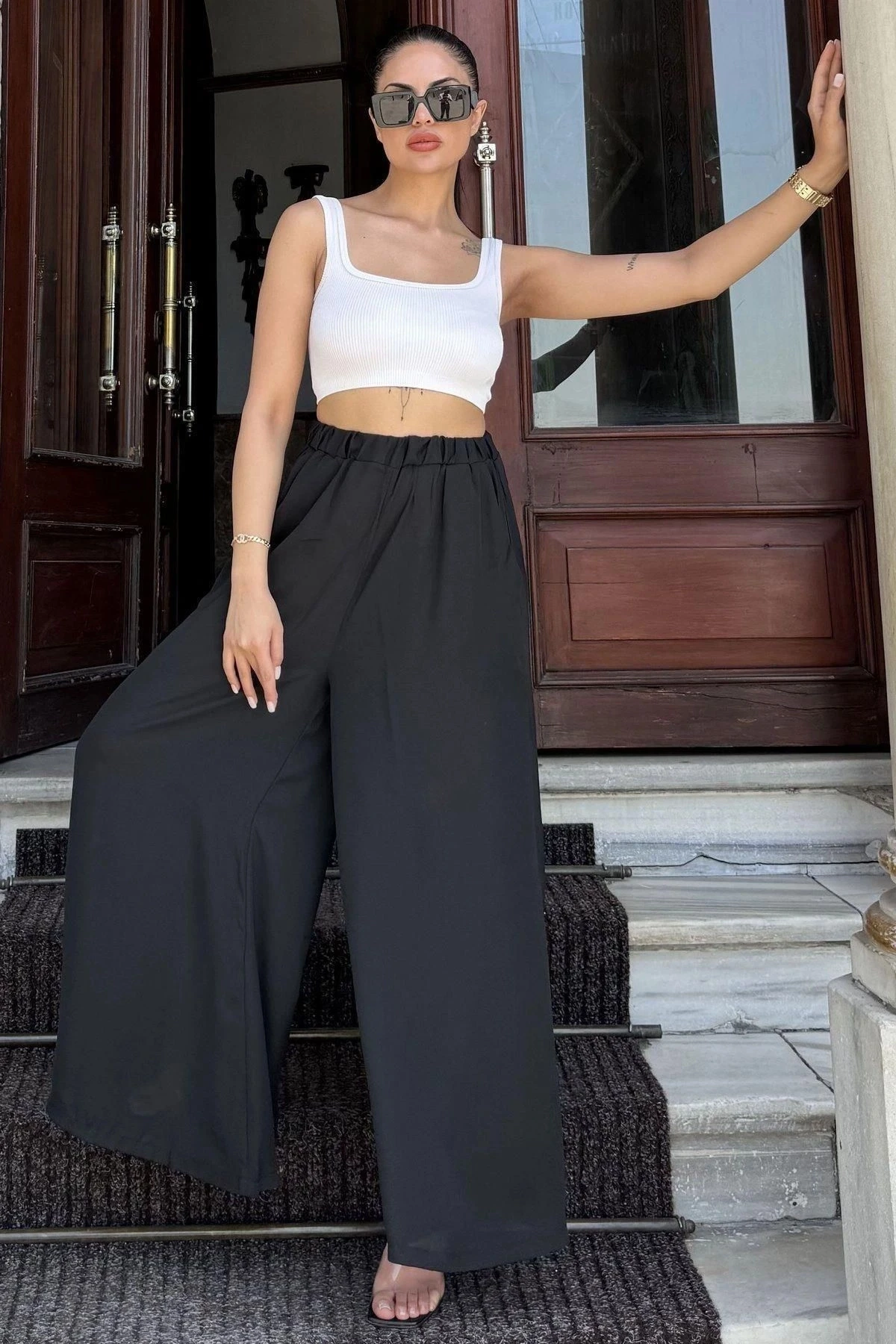 Kadın Siyah Beli Lastikli,Cepli, Bol Paça, Salaş Krep Pantolon - Tesettüre Uygun